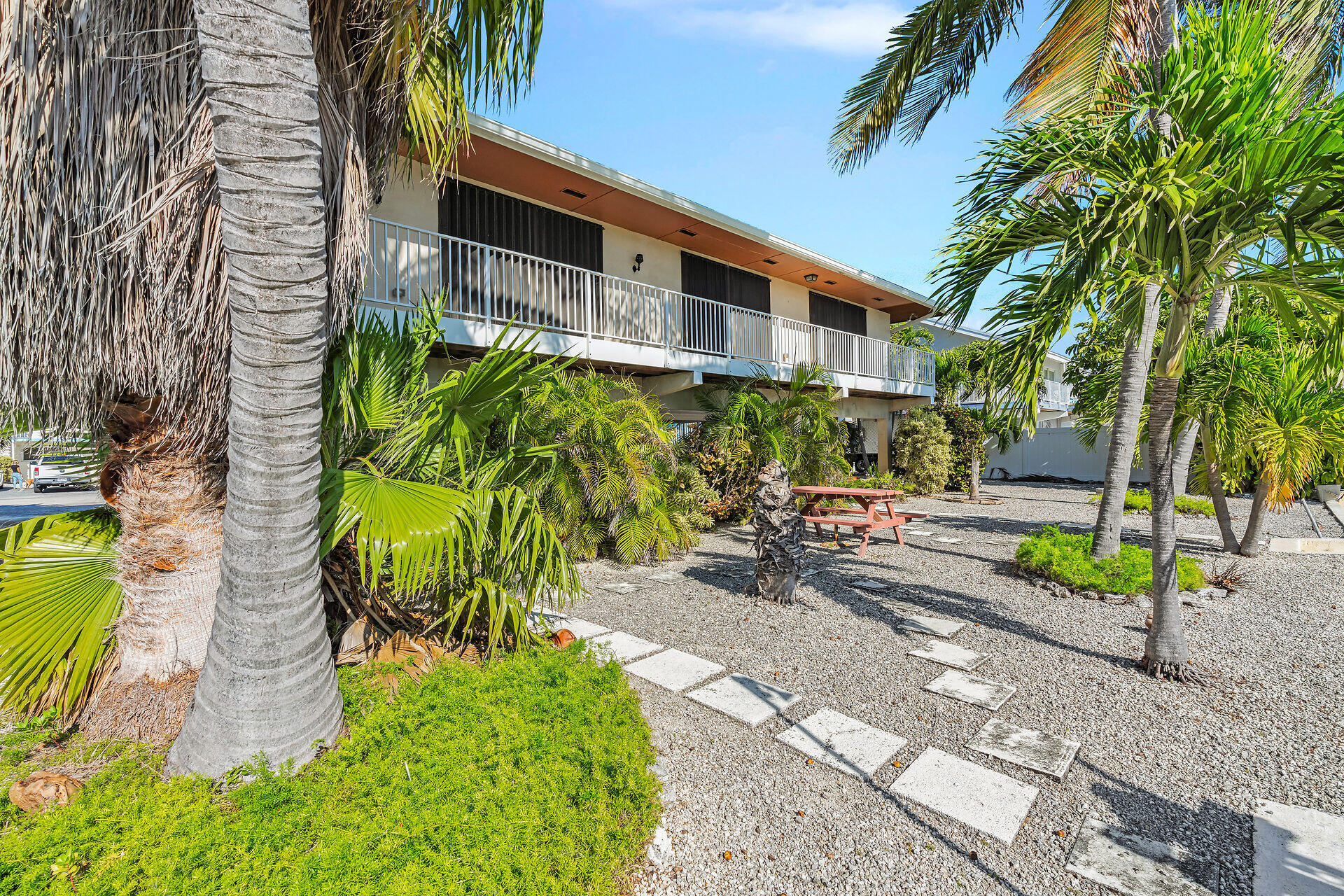 105 N Anglers Drive, A & B Property Photo 3
