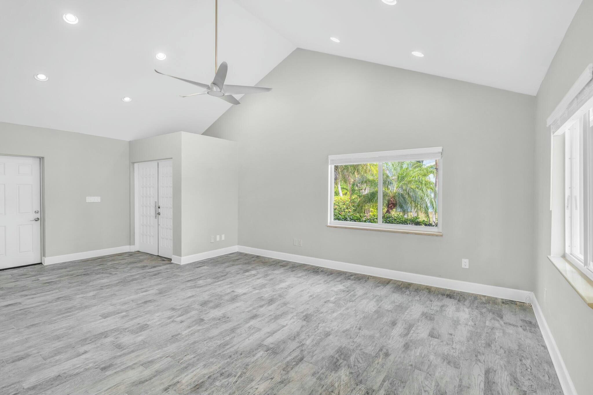21014 7th Avenue Property Photo 5