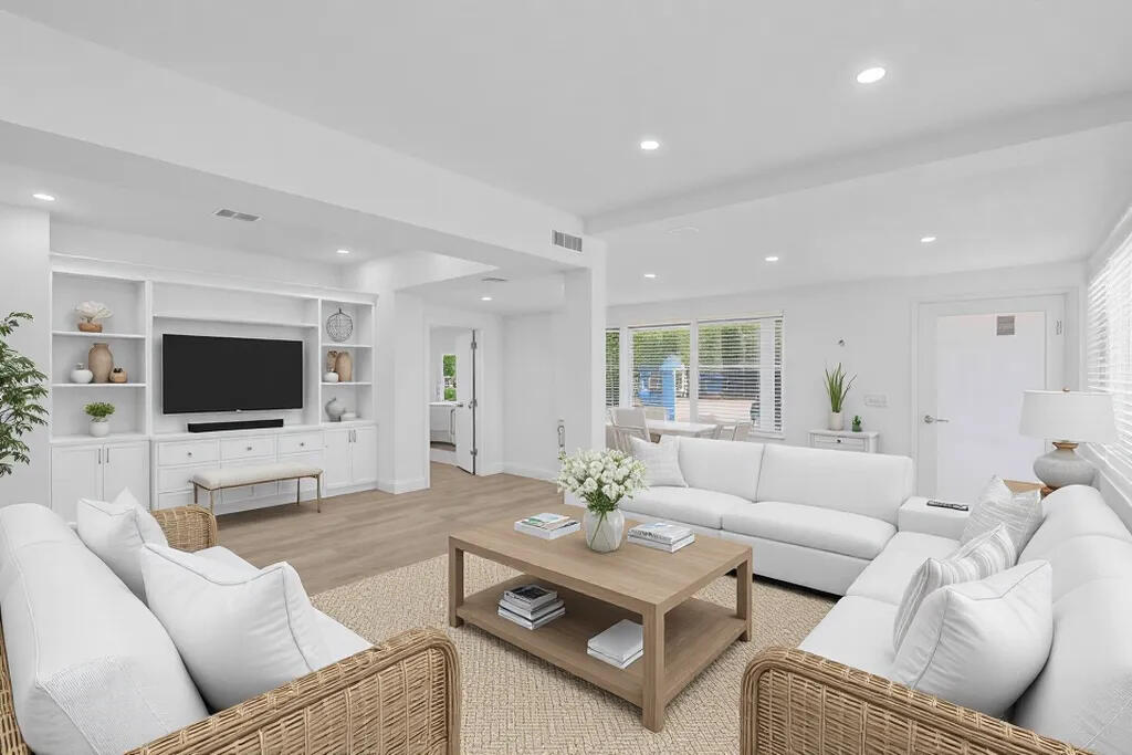 15 Seaside Avenue Property Photo 1