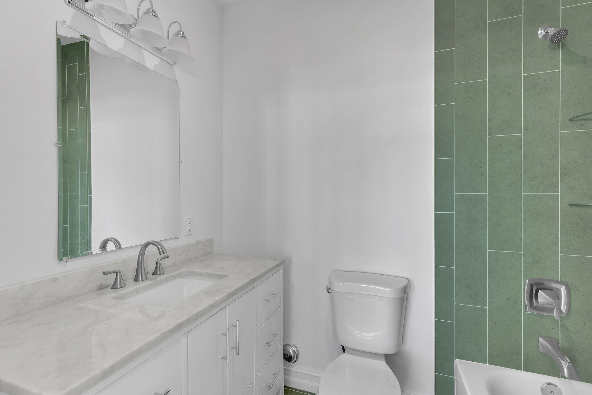501 E Ocean Drive, 17 Property Photo 7