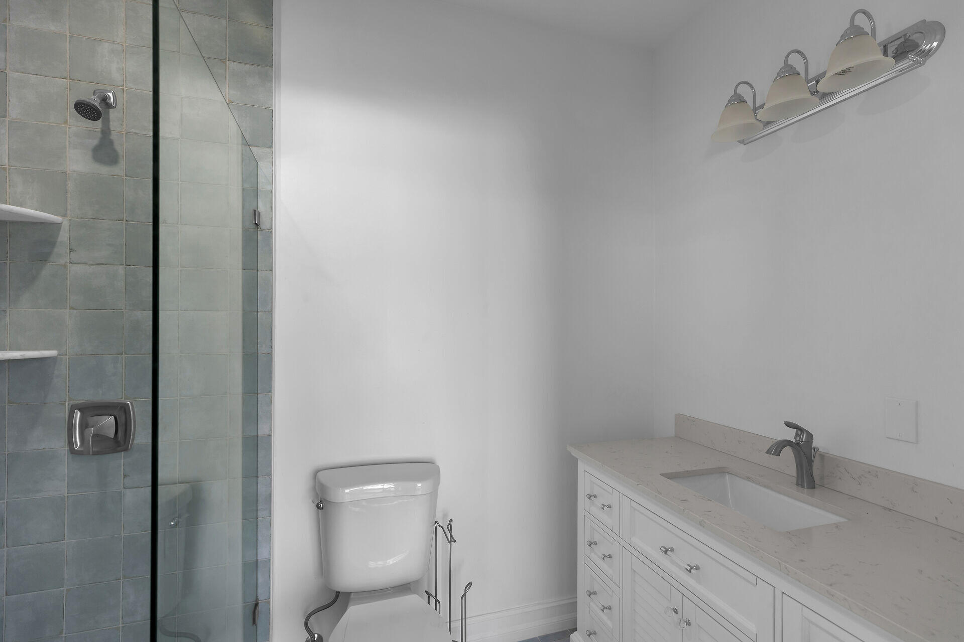 501 E Ocean Drive, 17 Property Photo 32