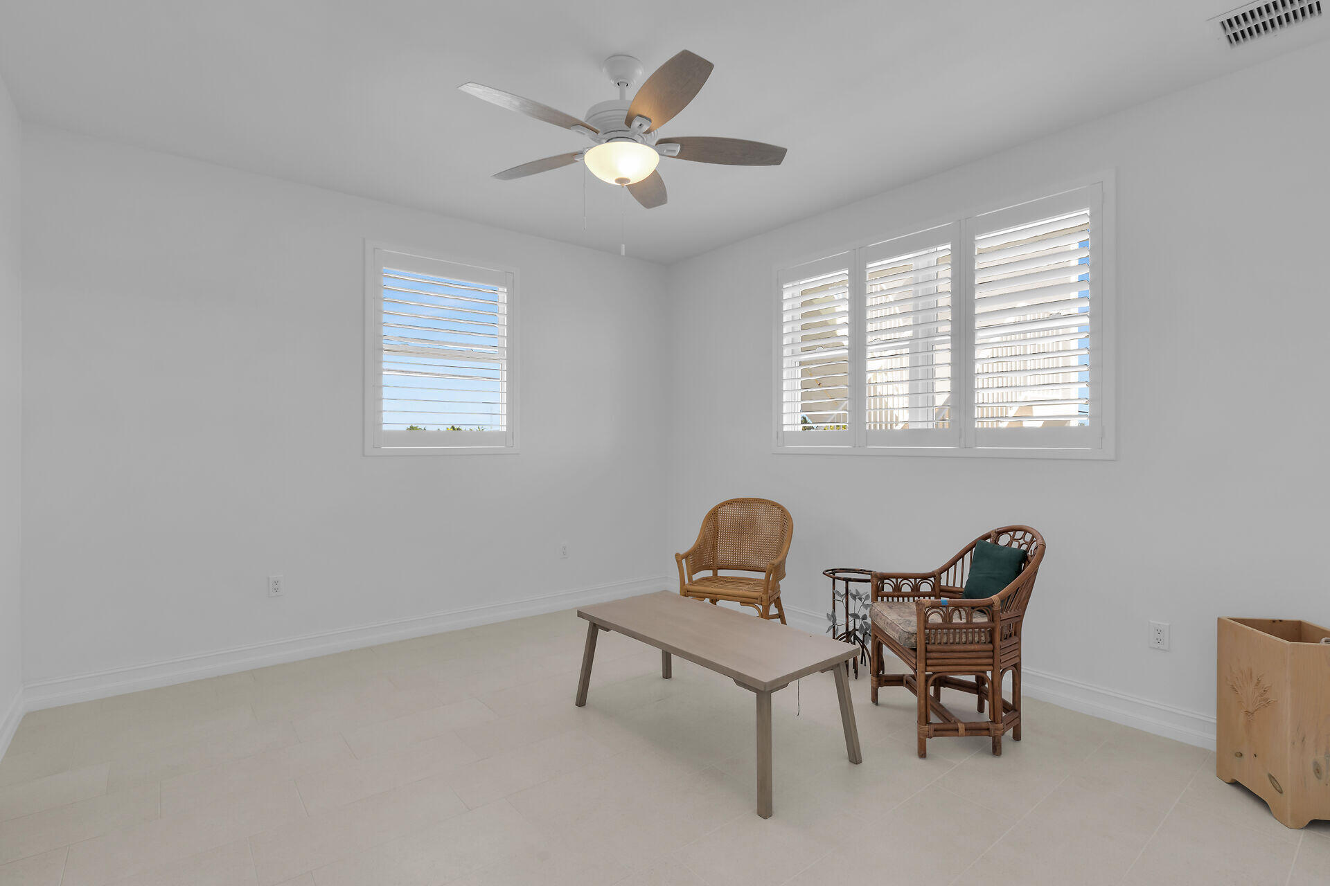 501 E Ocean Drive, 17 Property Photo 34