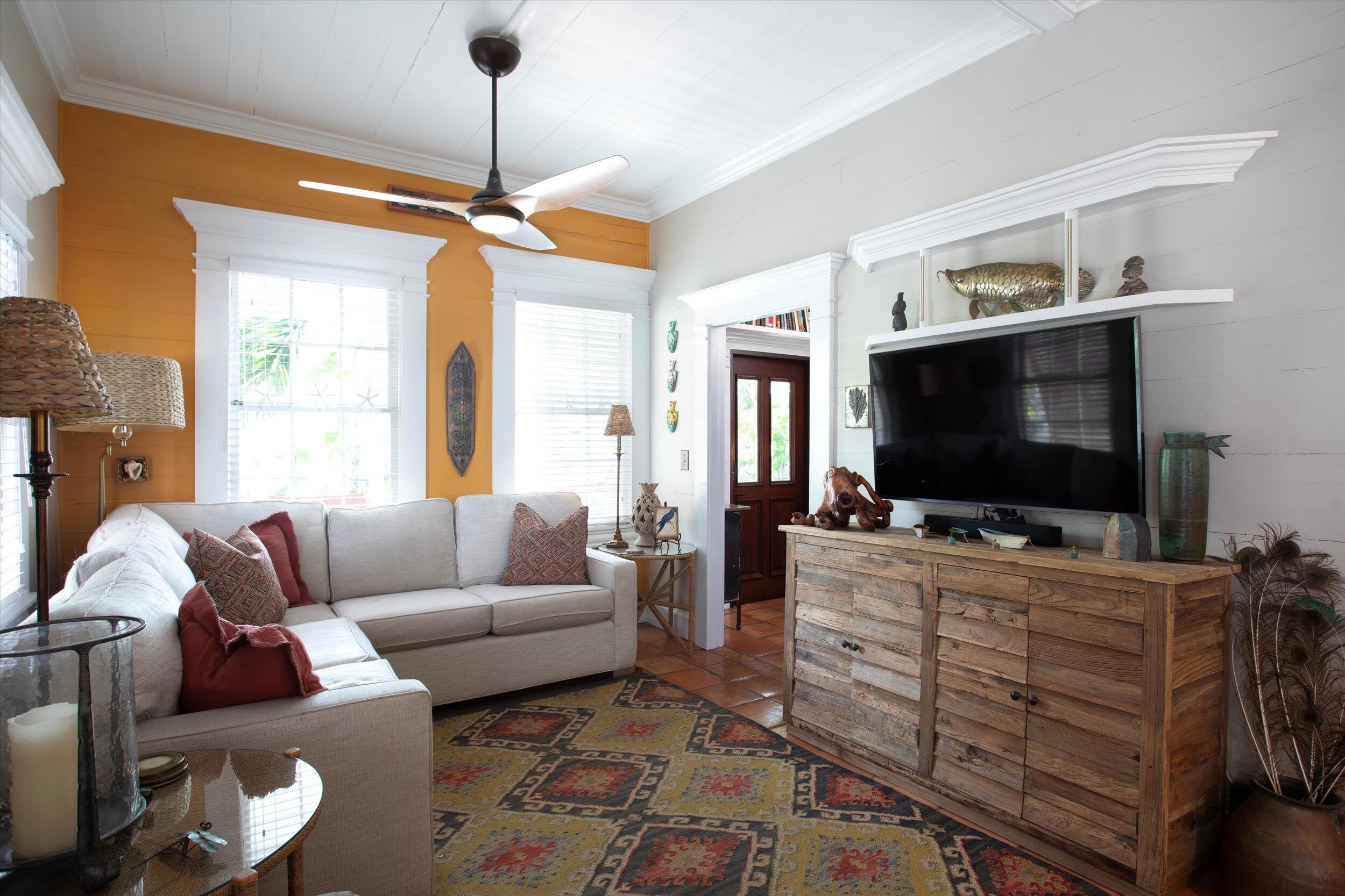 1319 Newton Street Property Photo 10