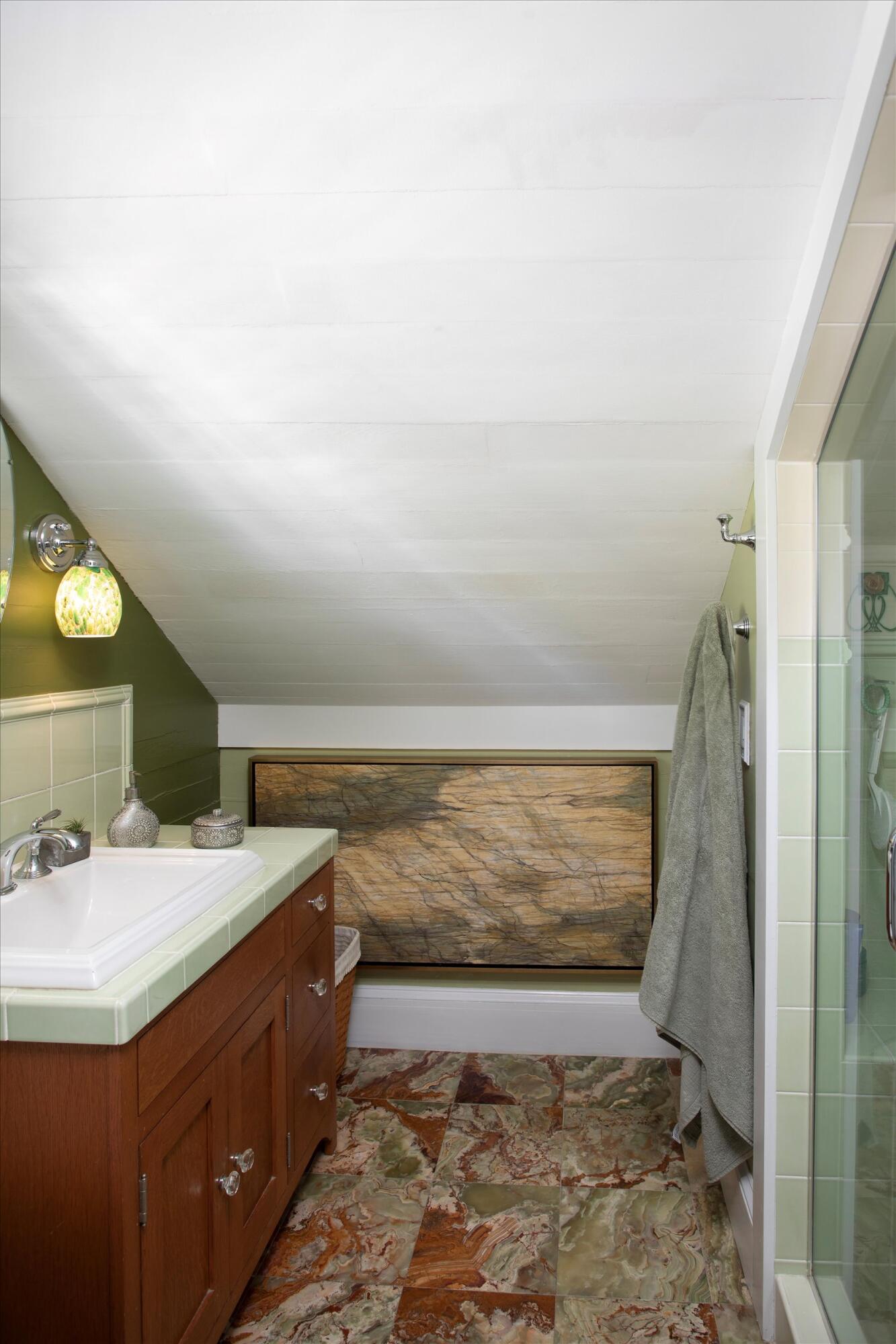 1319 Newton Street Property Photo 32