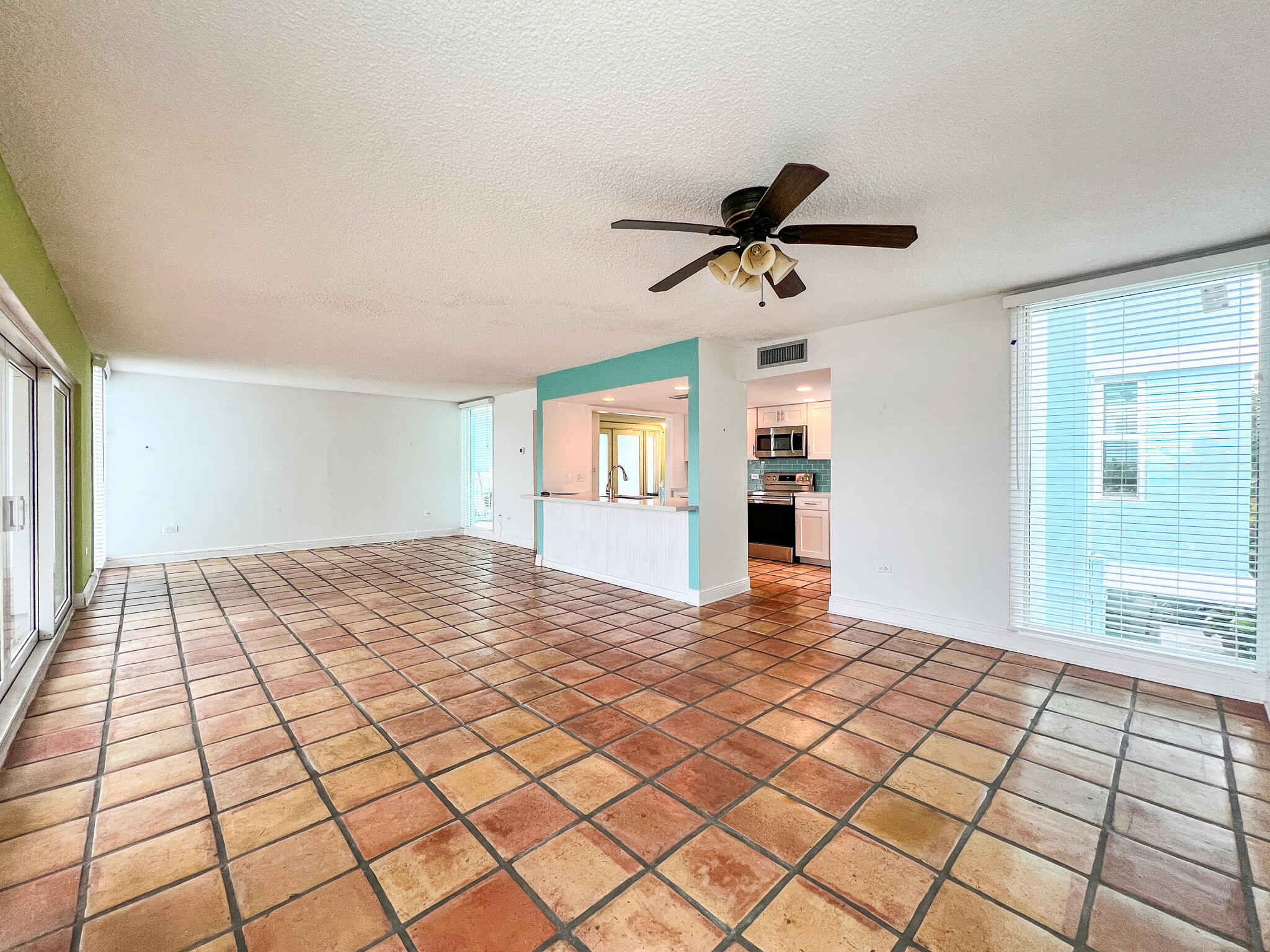 188 Atlantic Boulevard, B Property Photo 6