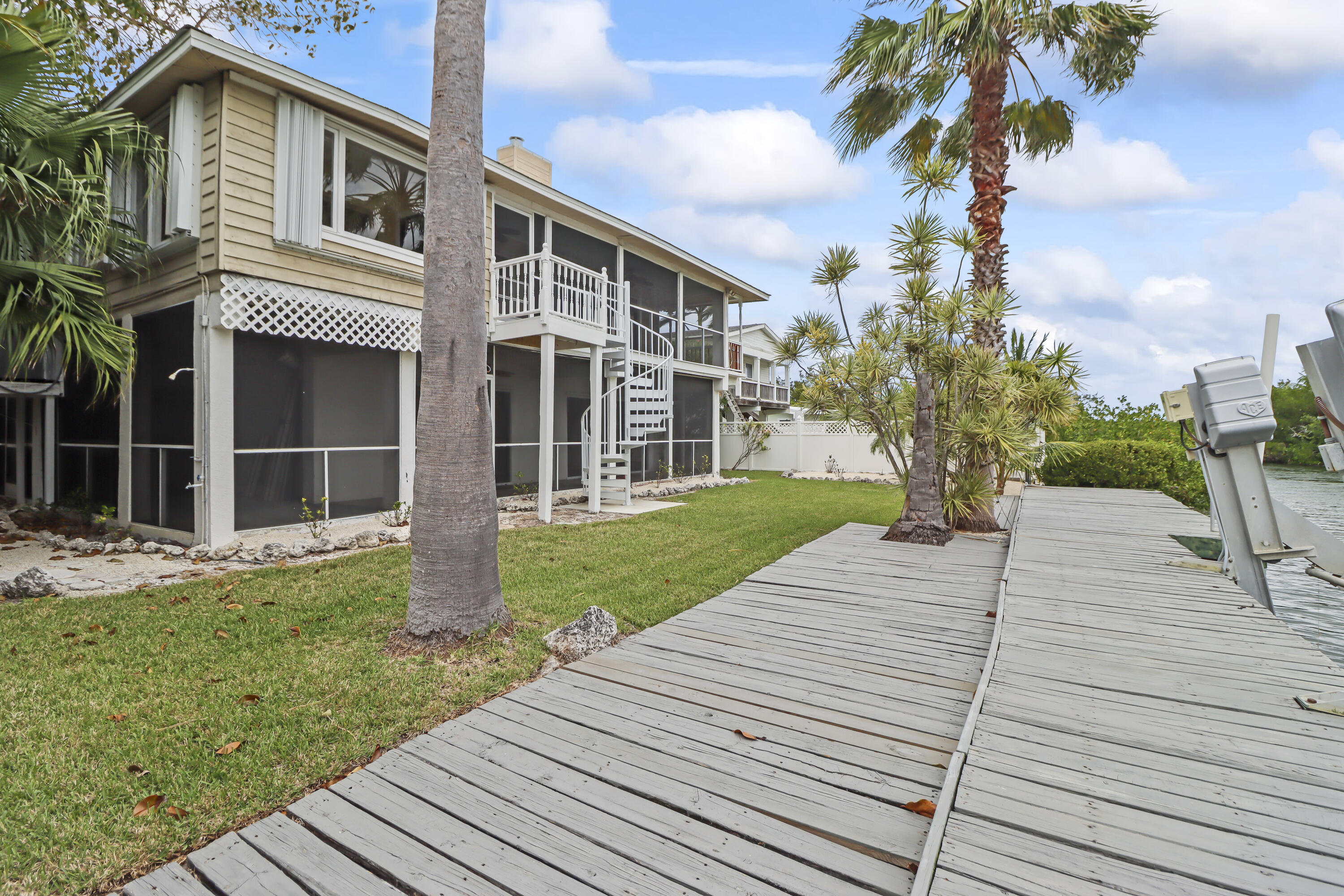 146 Sugarloaf Drive Property Photo 2