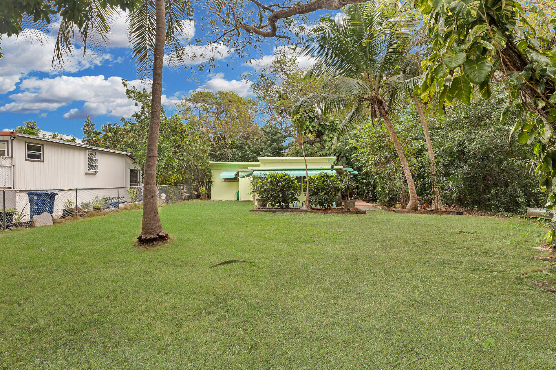 2 Cindy Place Property Photo 3