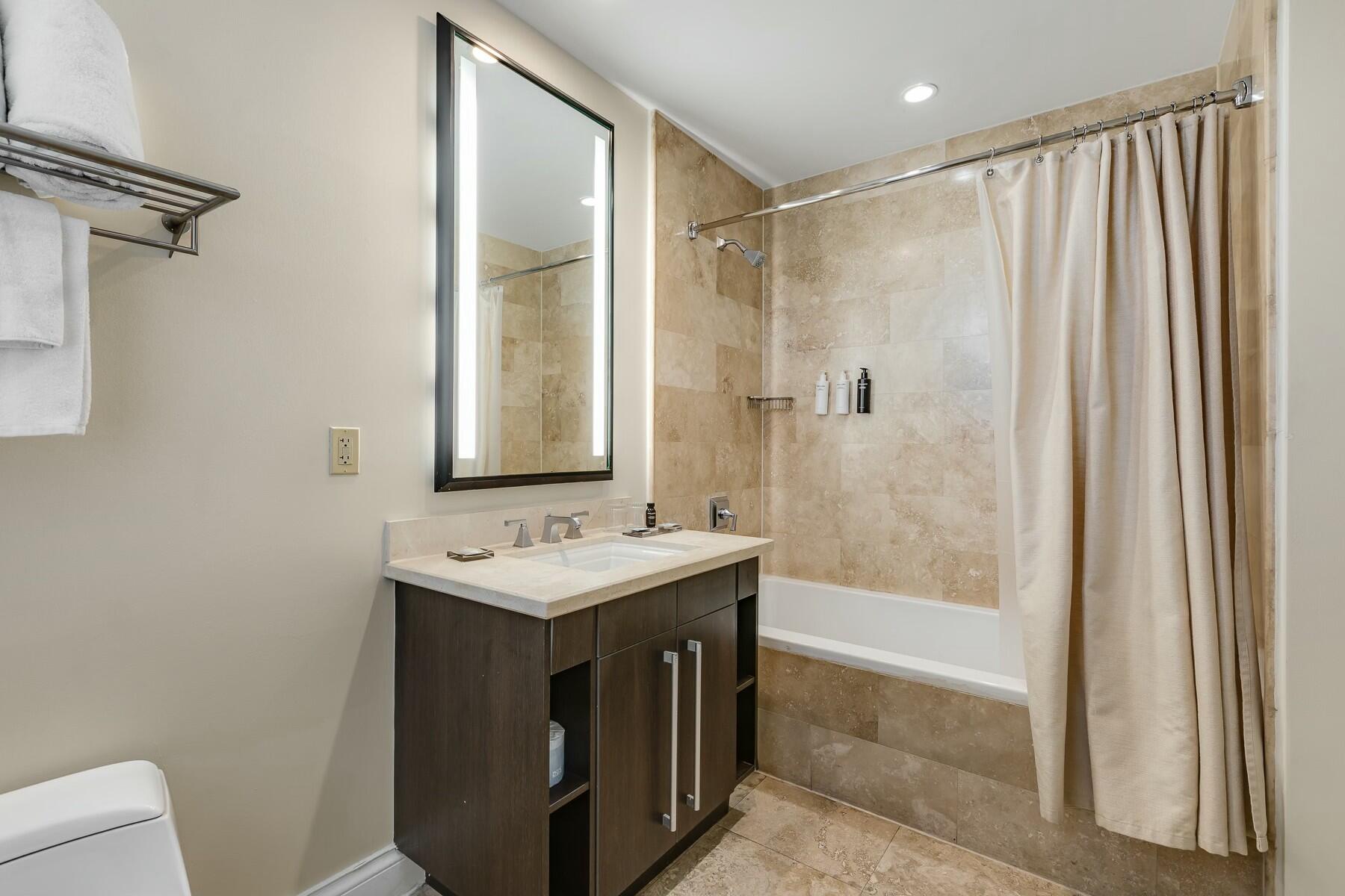 3841 N Roosevelt Boulevard, 121 Property Photo 17