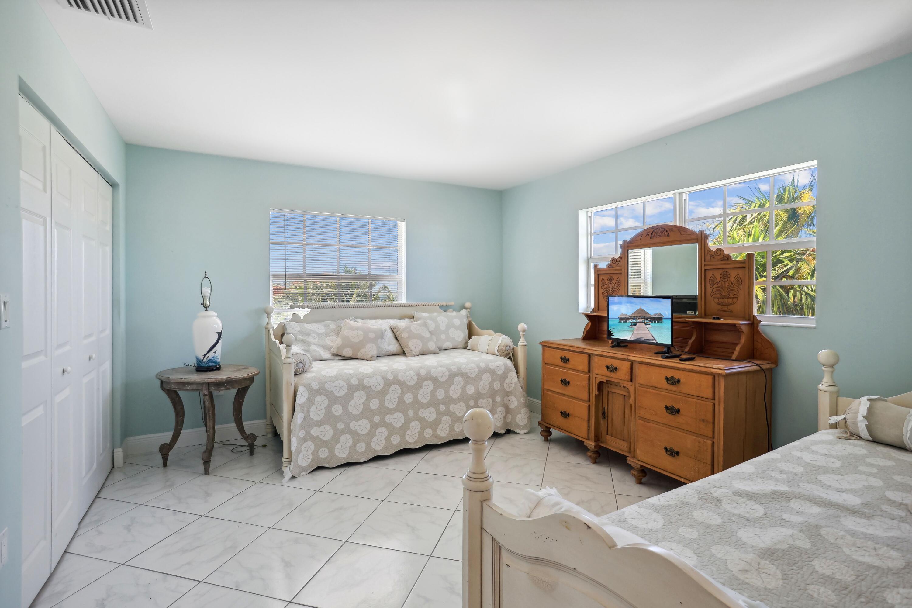 128 W Plaza Del Sol Property Photo 47