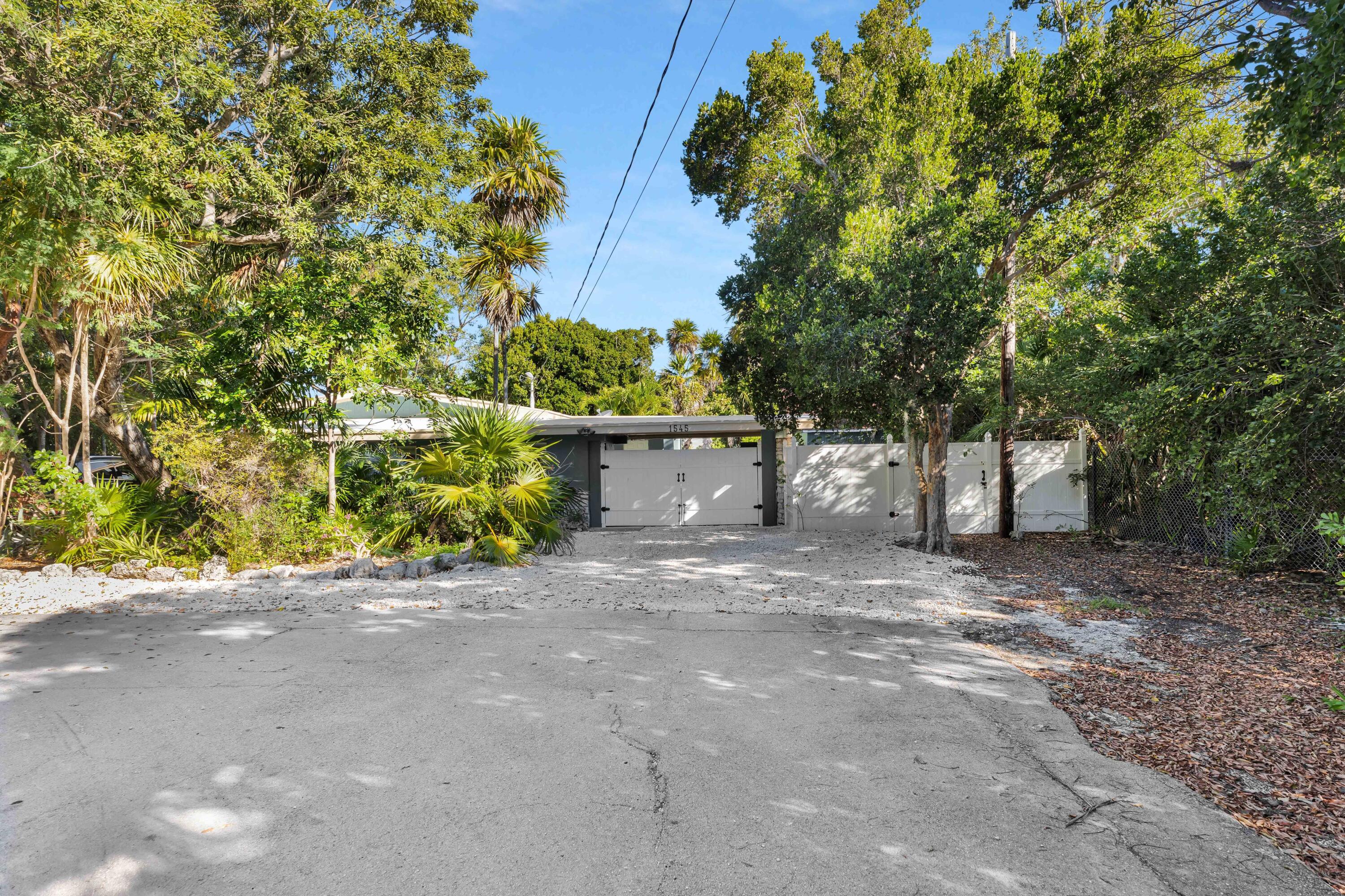 1545 Eastward Ho Lane Property Photo 2