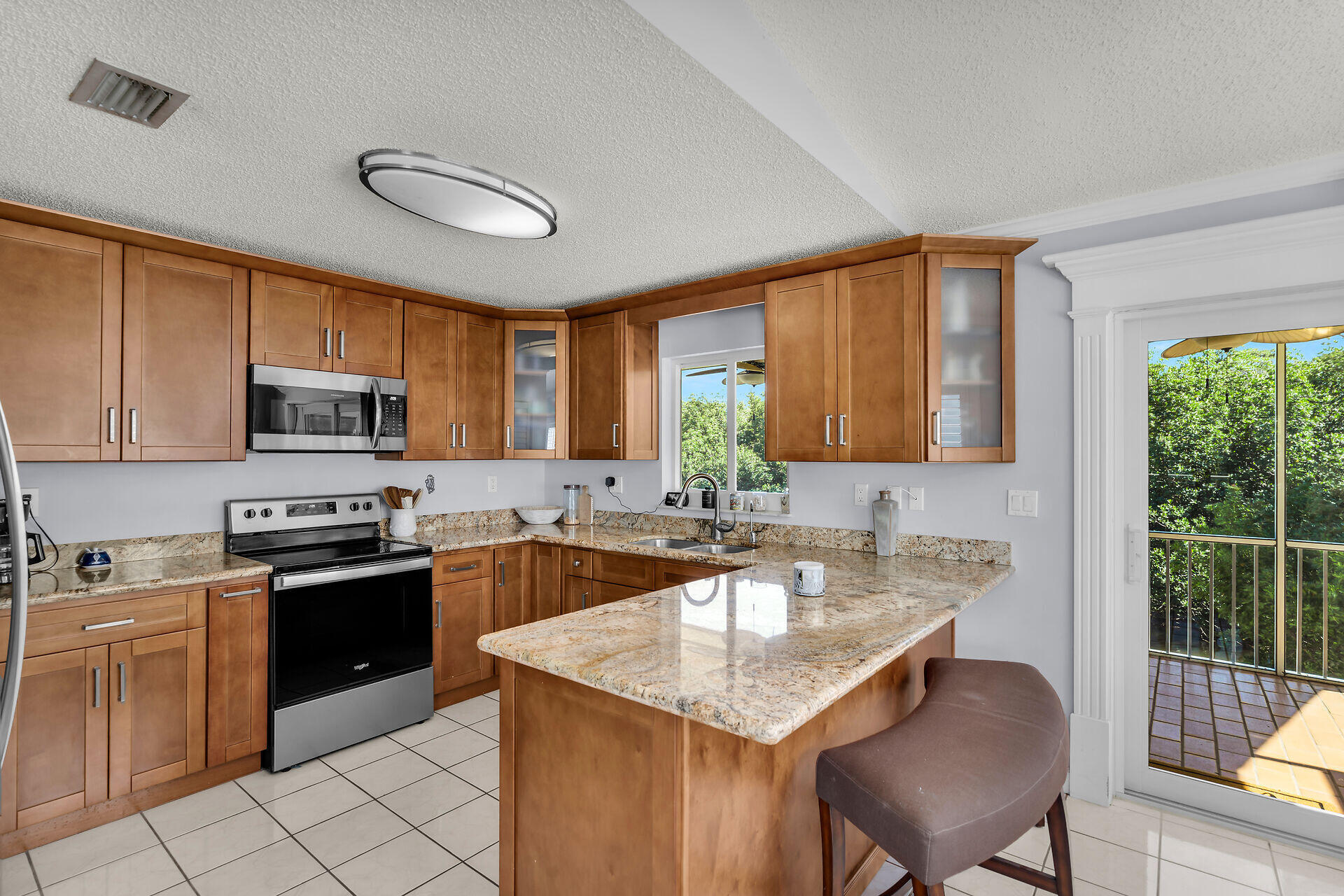 137 Venetian Way Property Photo 6