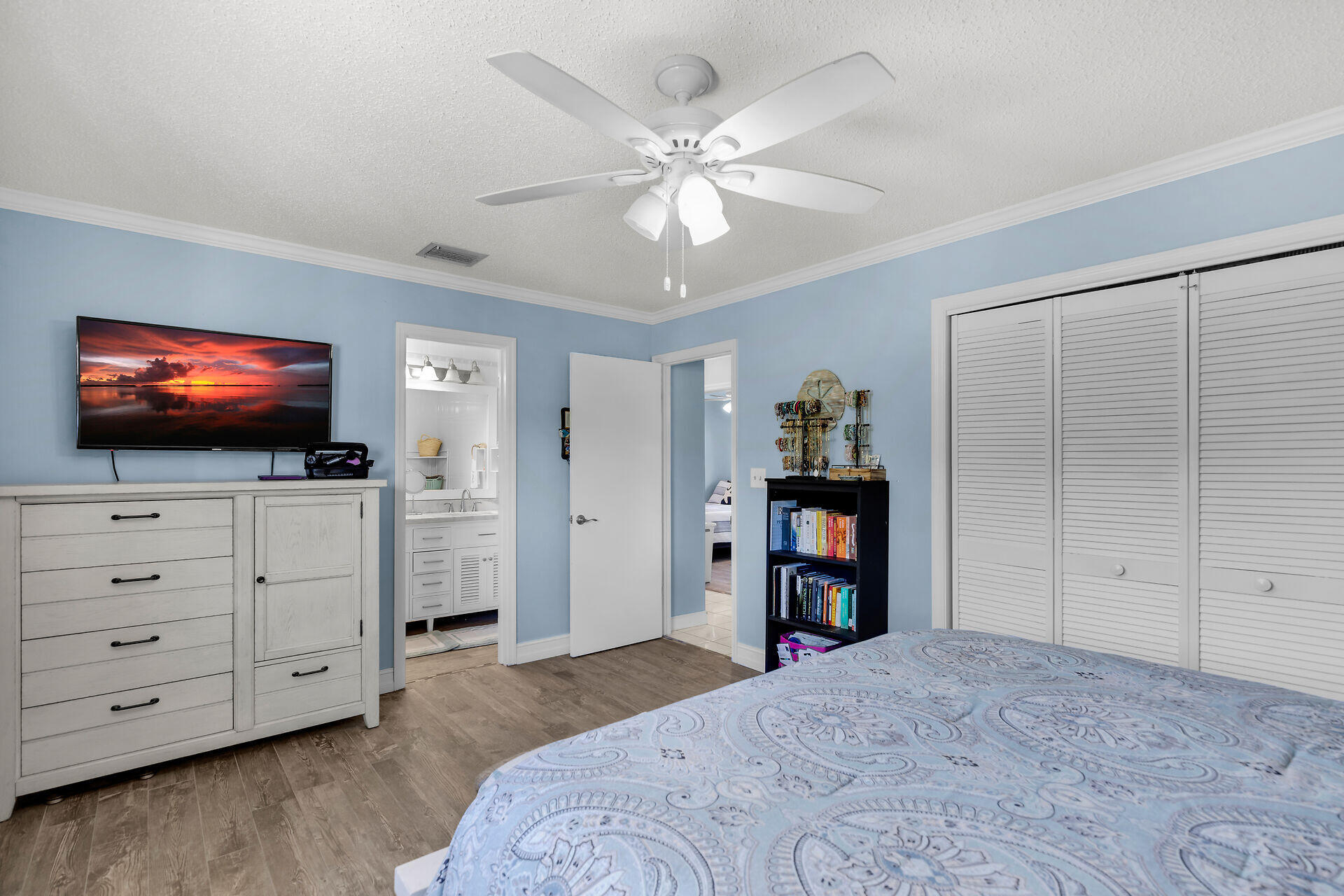 137 Venetian Way Property Photo 10