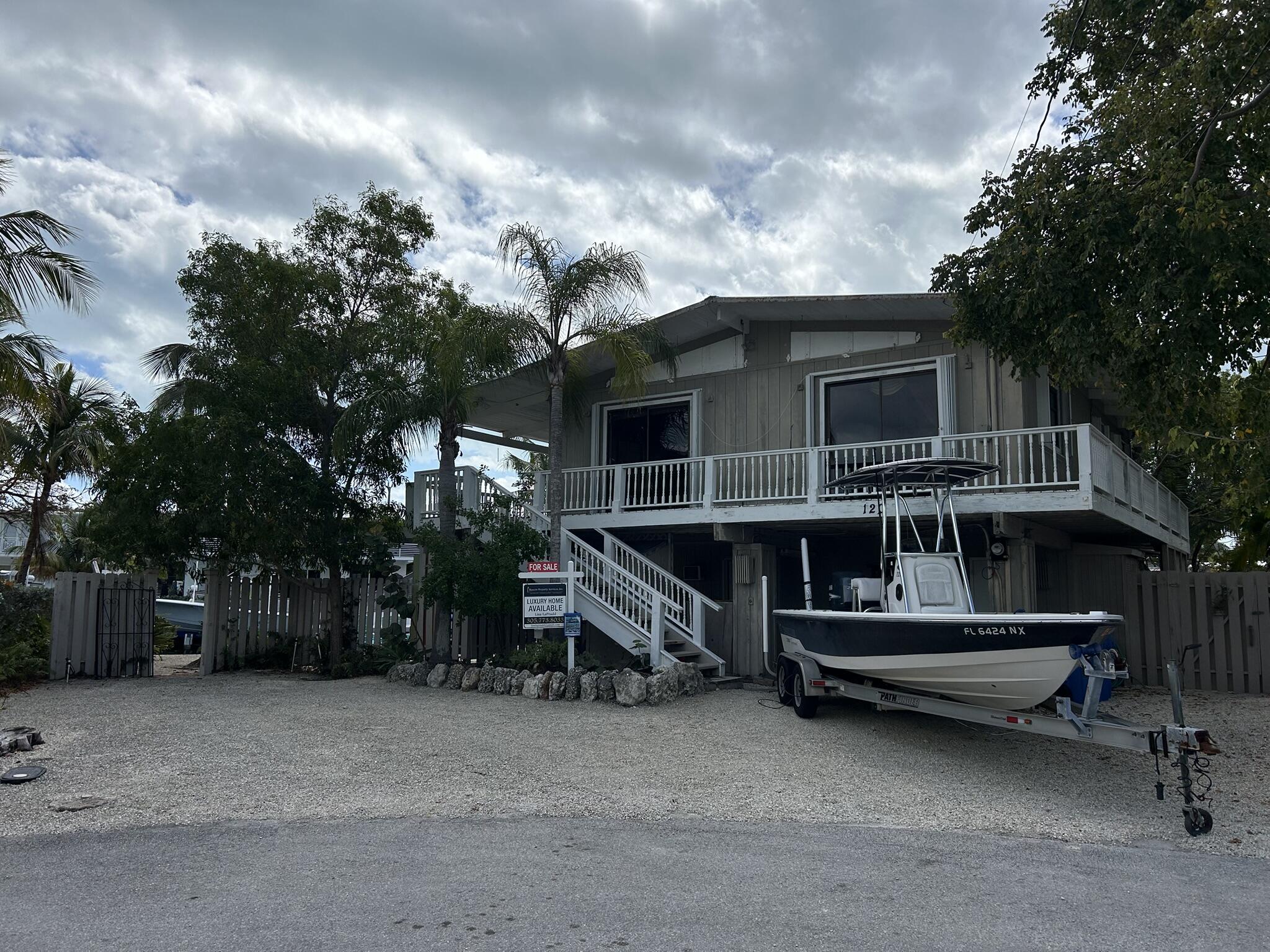 120 Captains Court Property Photo 3