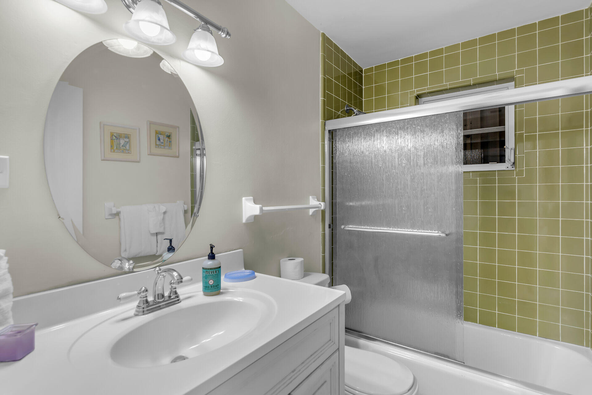 460 470 11th Street Property Photo 15
