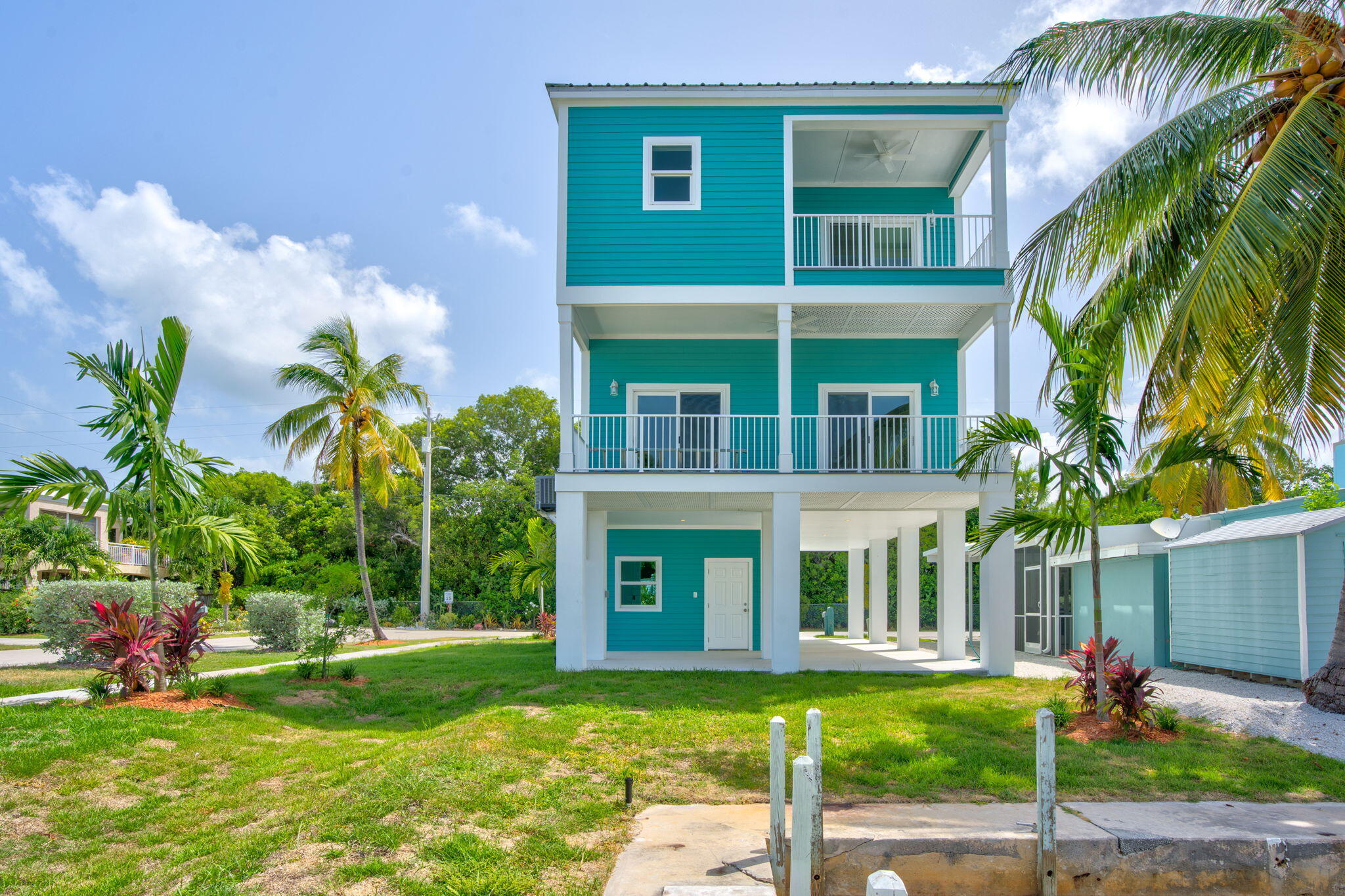80 Coral Way Property Photo 3