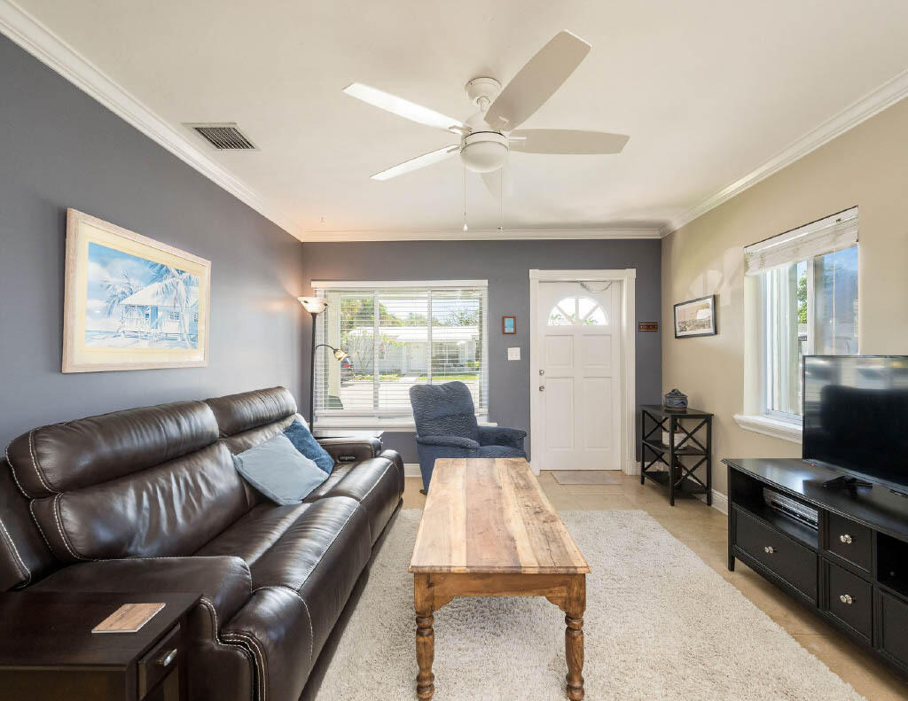 3739 Paula Avenue Property Photo 6