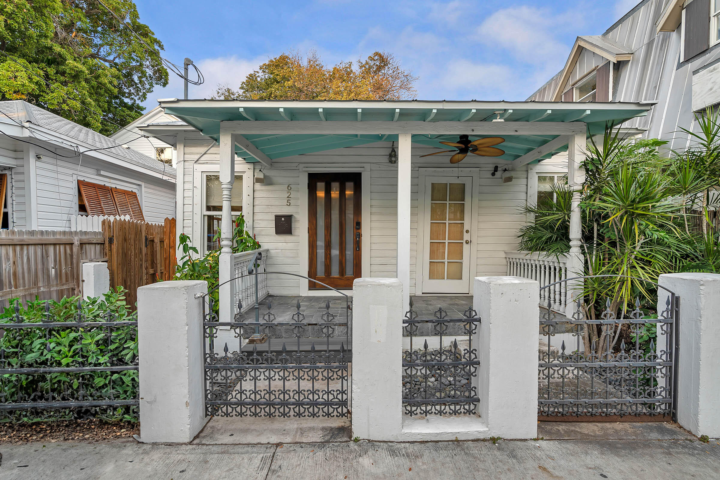 627 Whitehead Street Property Photo 1
