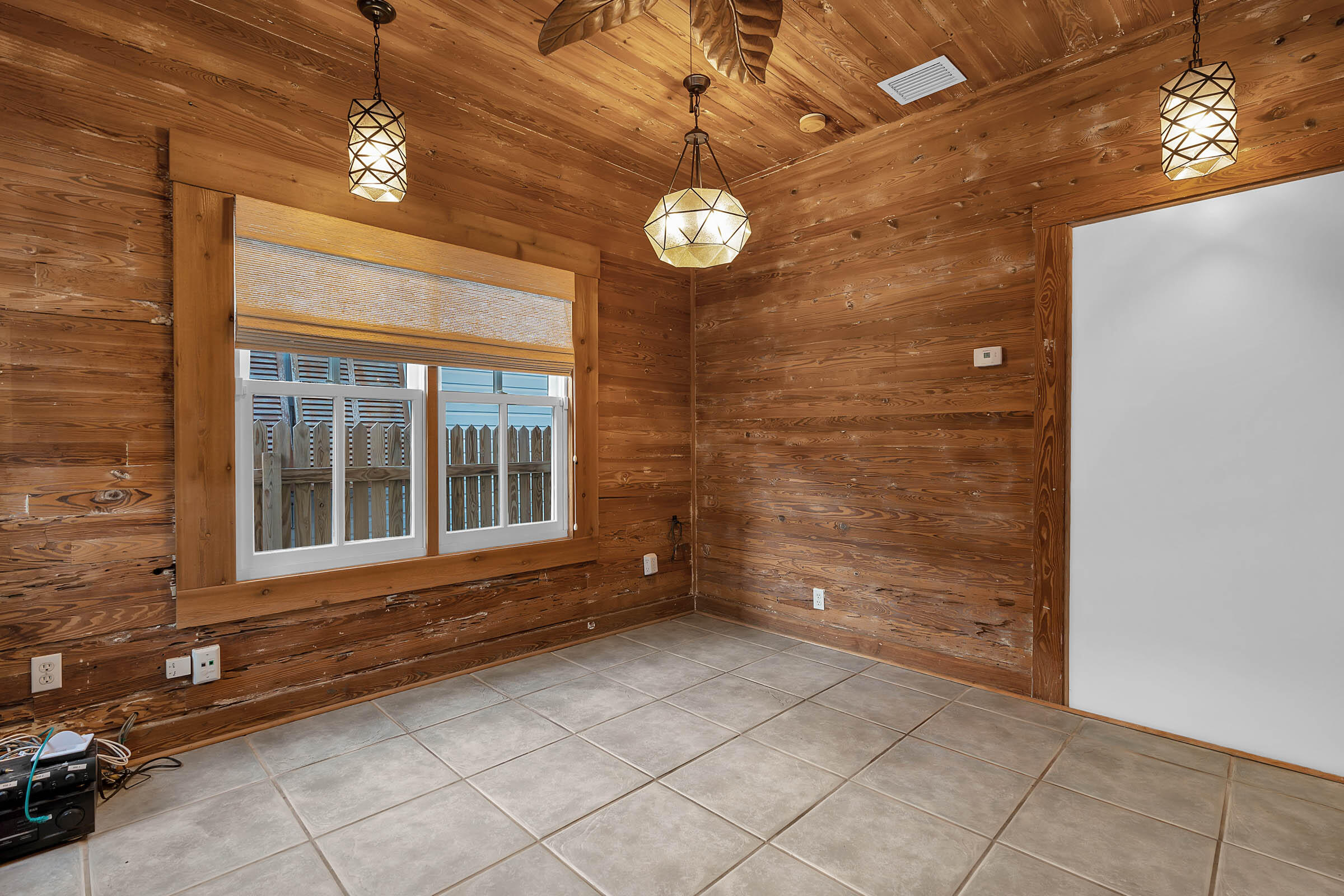 627 Whitehead Street Property Photo 4