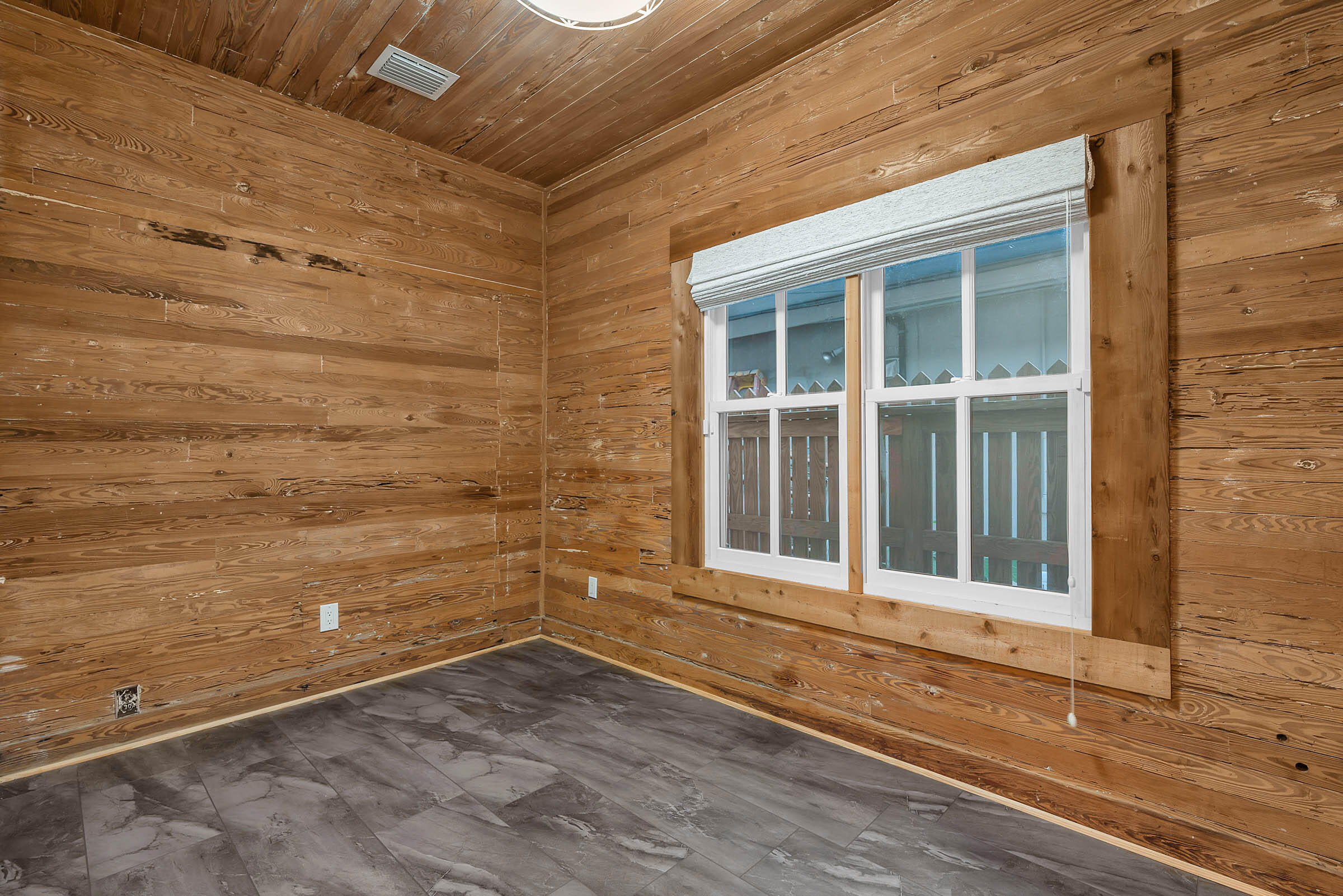 627 Whitehead Street Property Photo 9