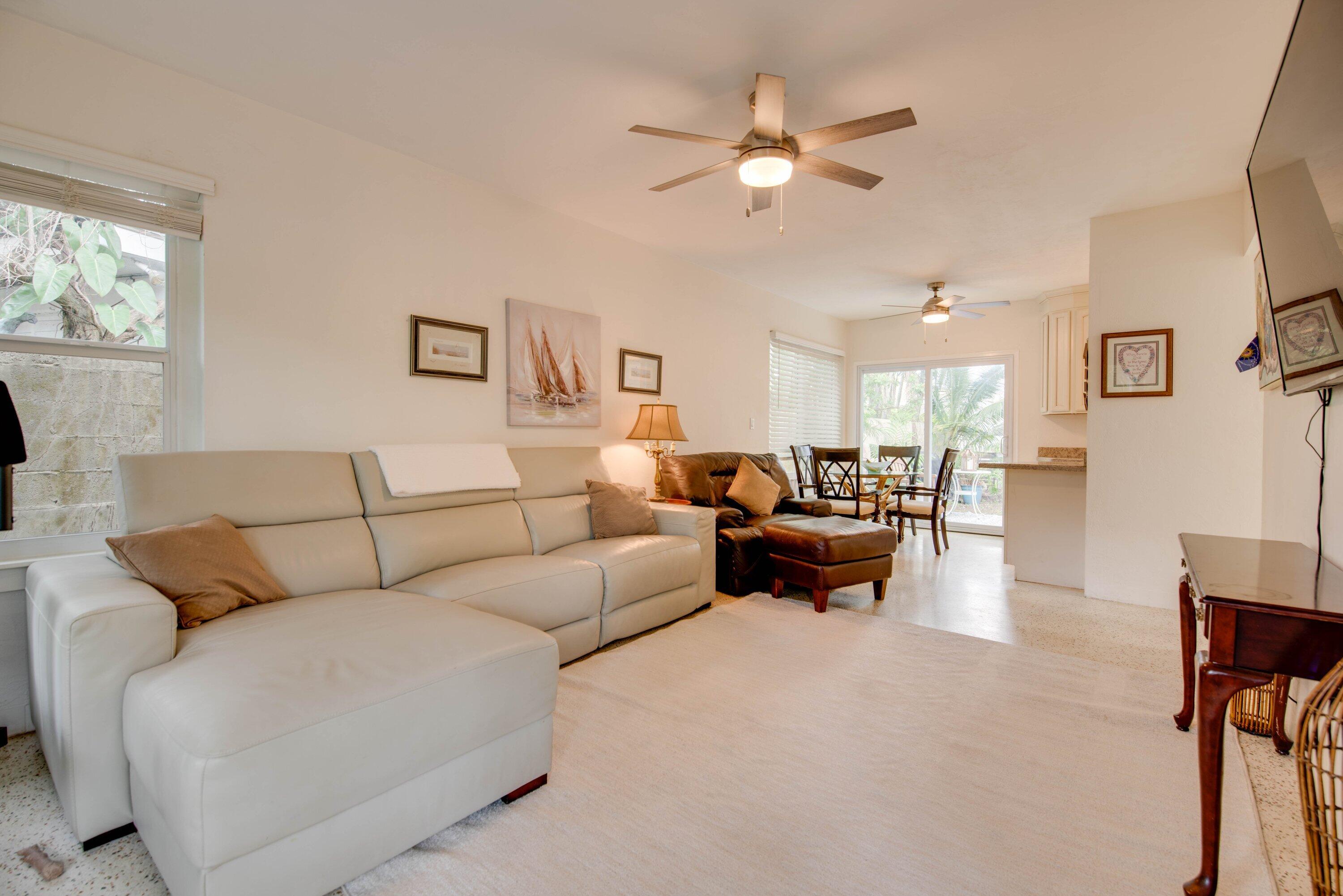2107 Staples Avenue Property Photo 4