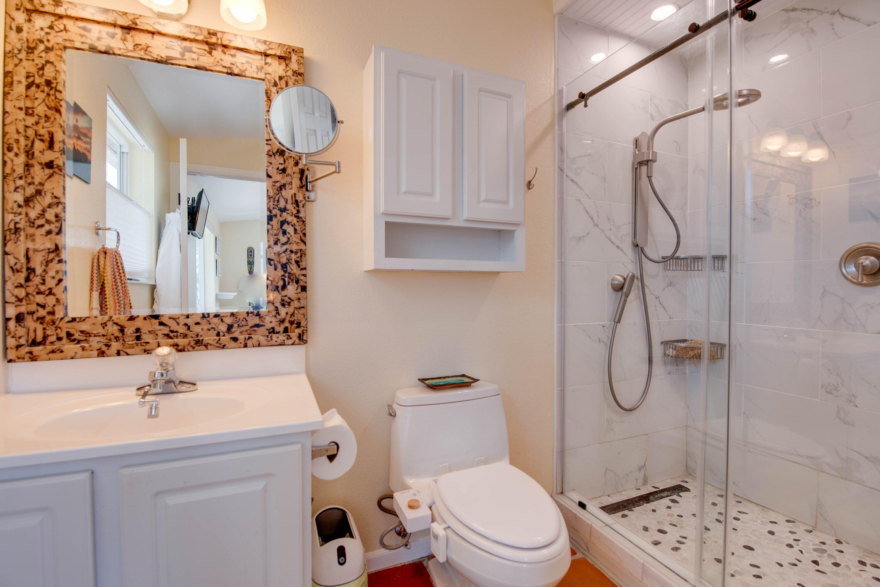 949 E Caribbean Drive Property Photo 12