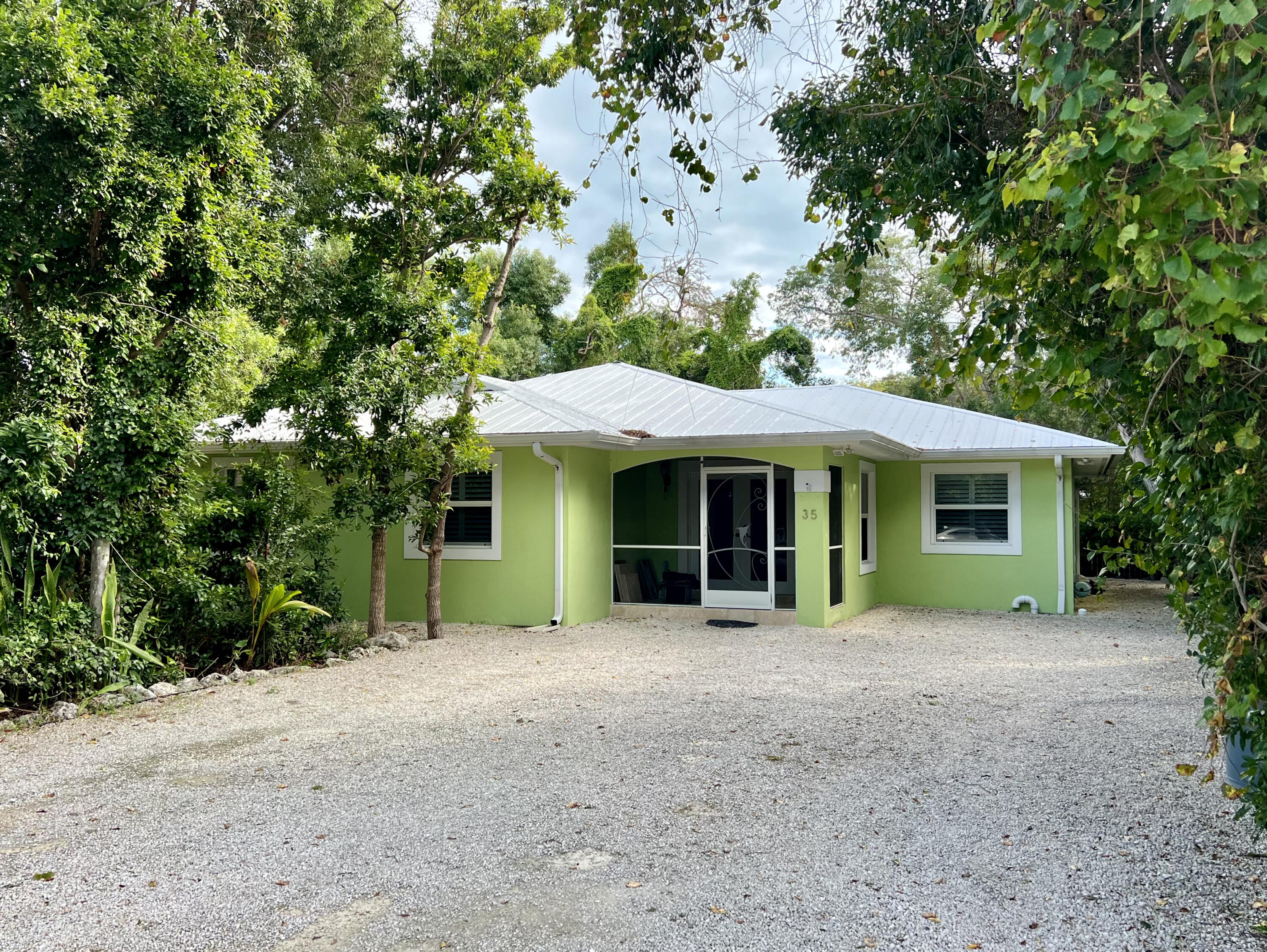 35 Se Marlin Avenue Property Photo 1