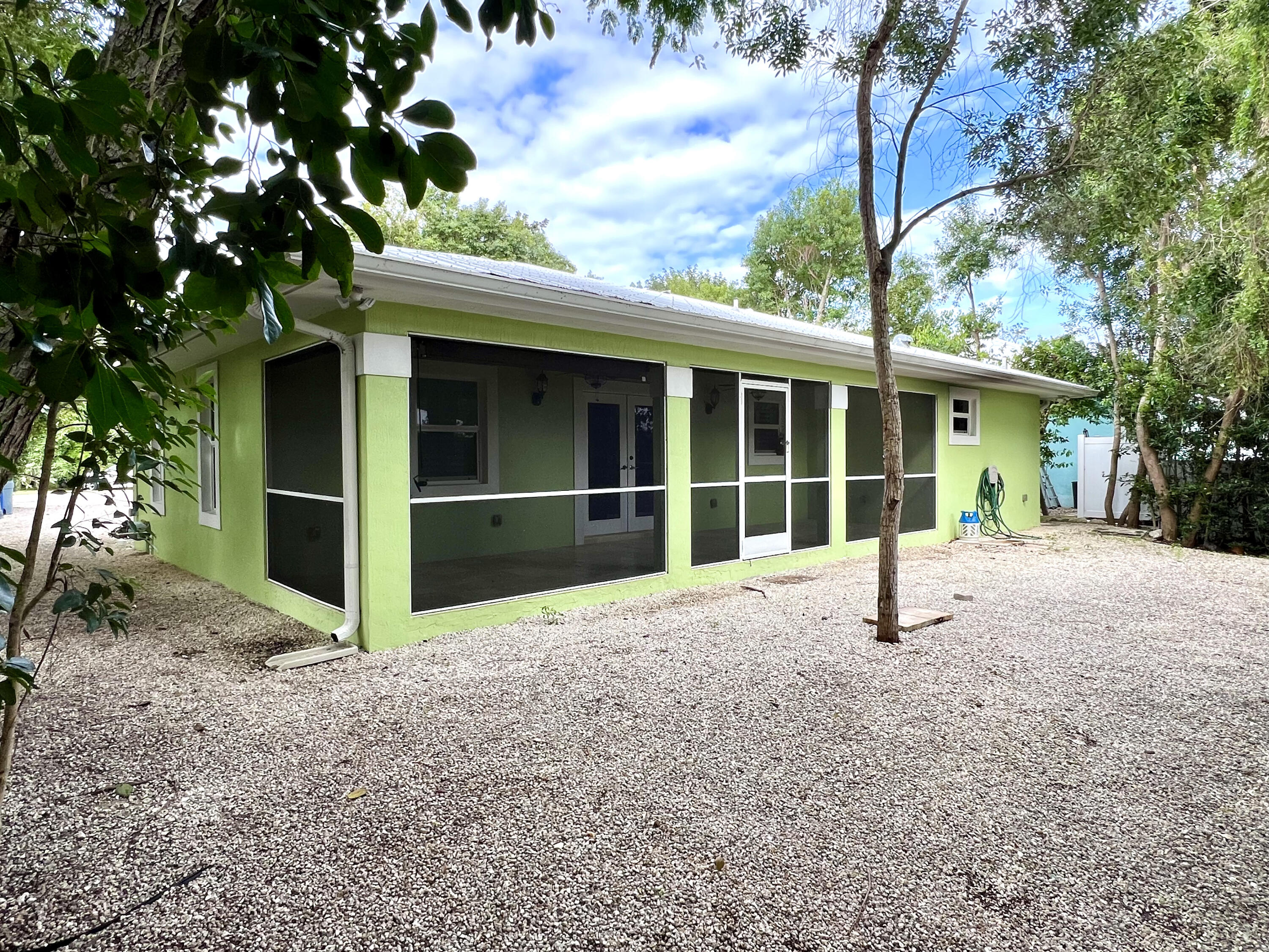 35 Se Marlin Avenue Property Photo 3