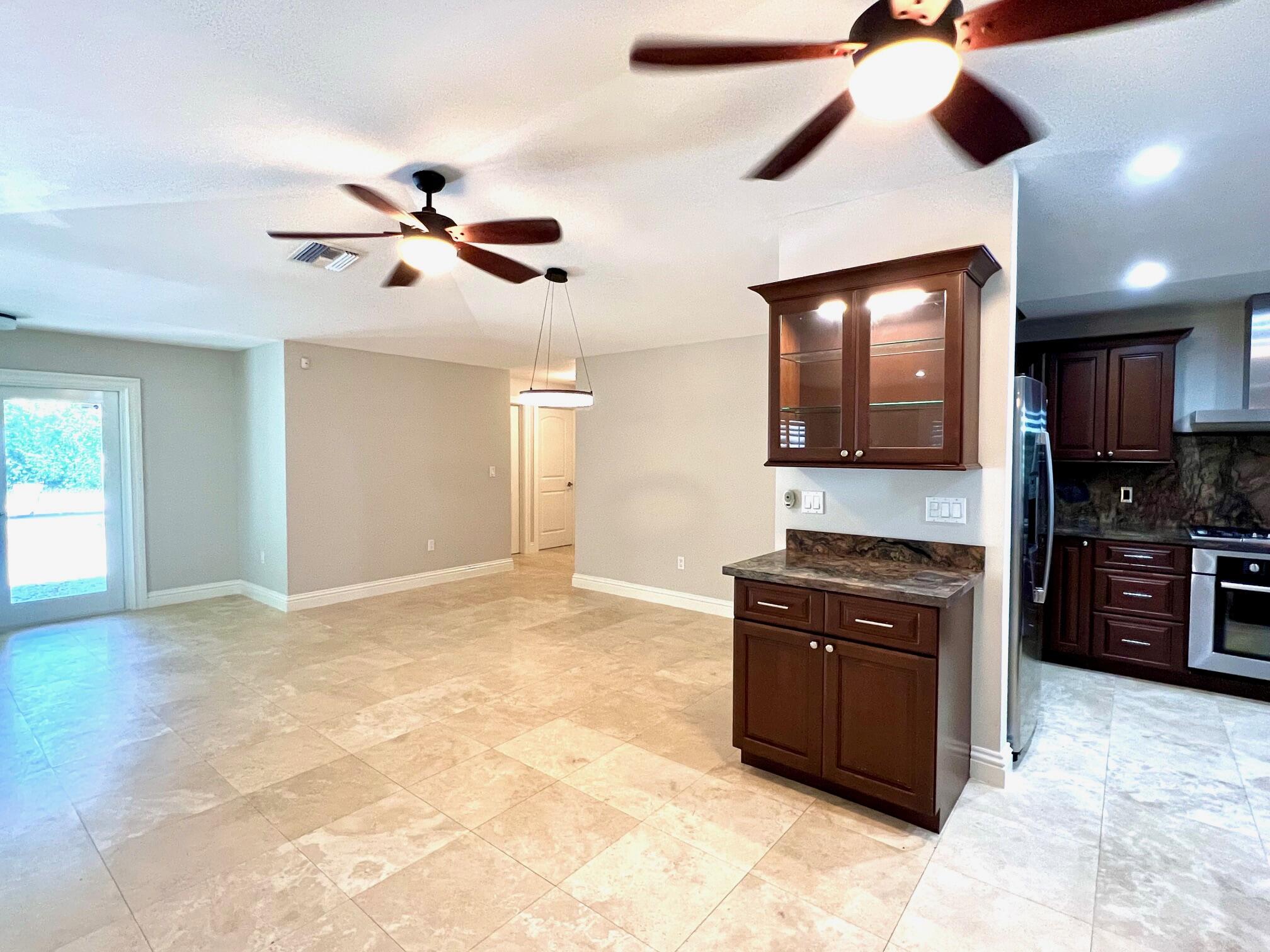 35 Se Marlin Avenue Property Photo 16