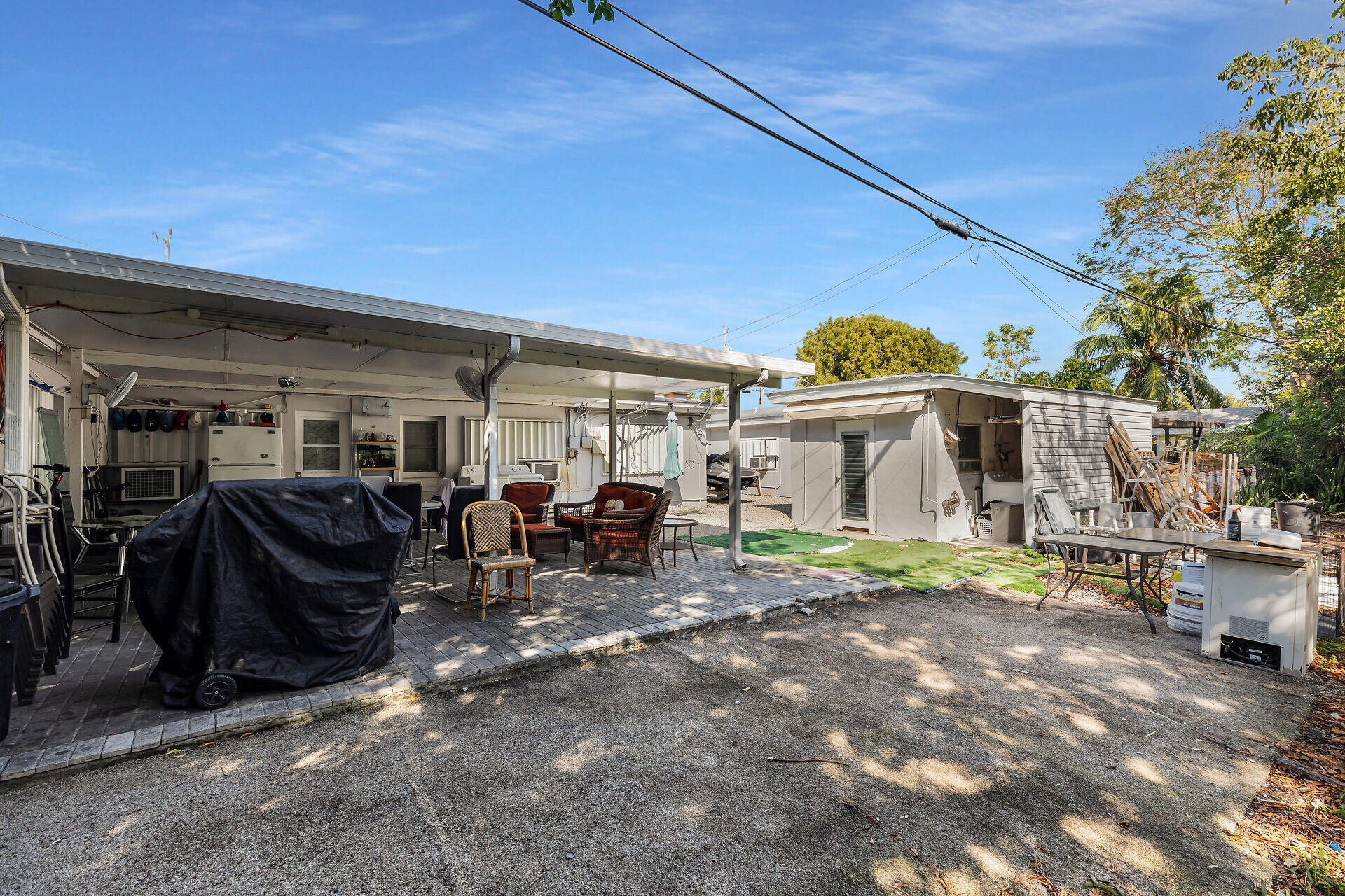 452 50th Street Property Photo 3