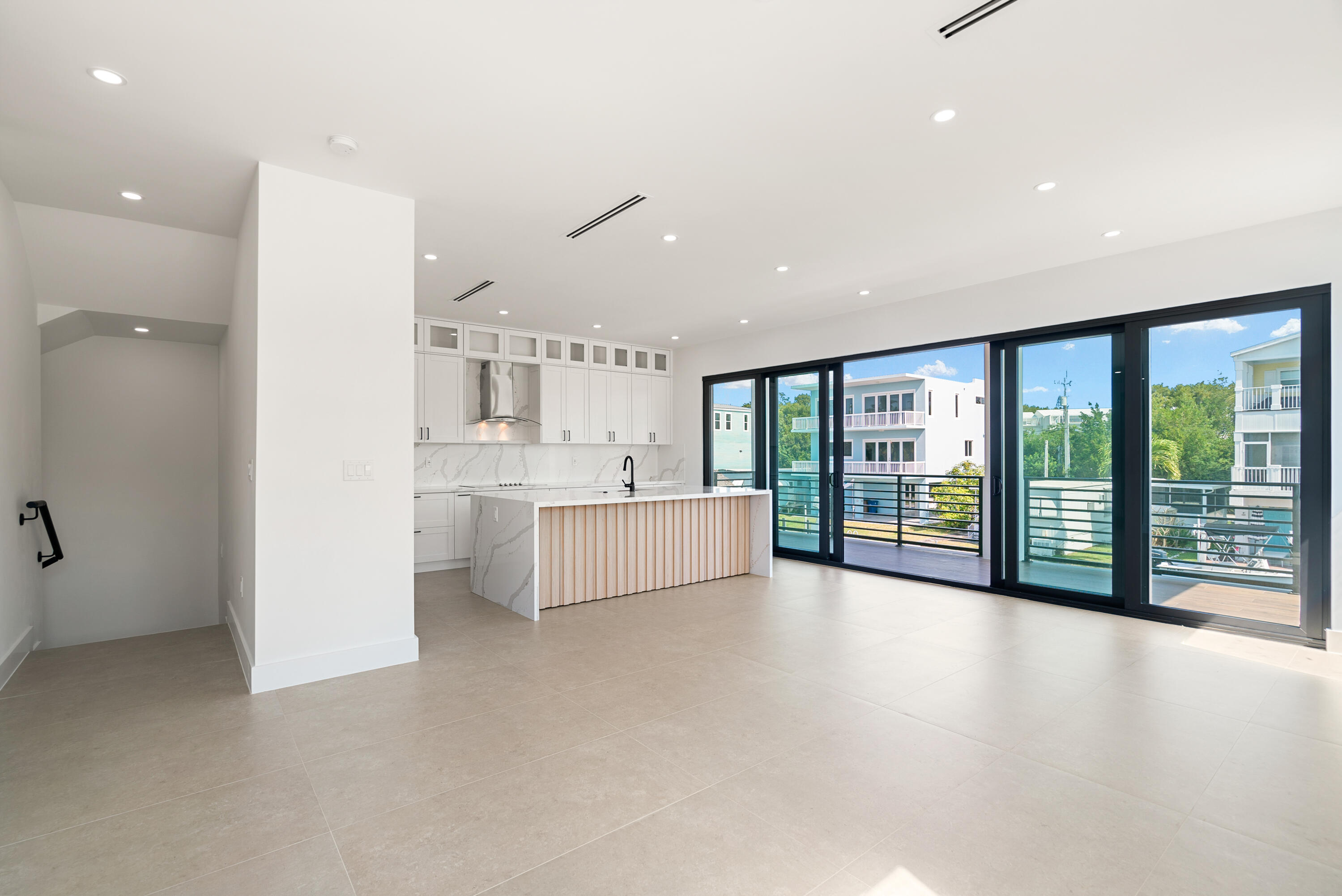 27 Ocean Drive Property Photo 7