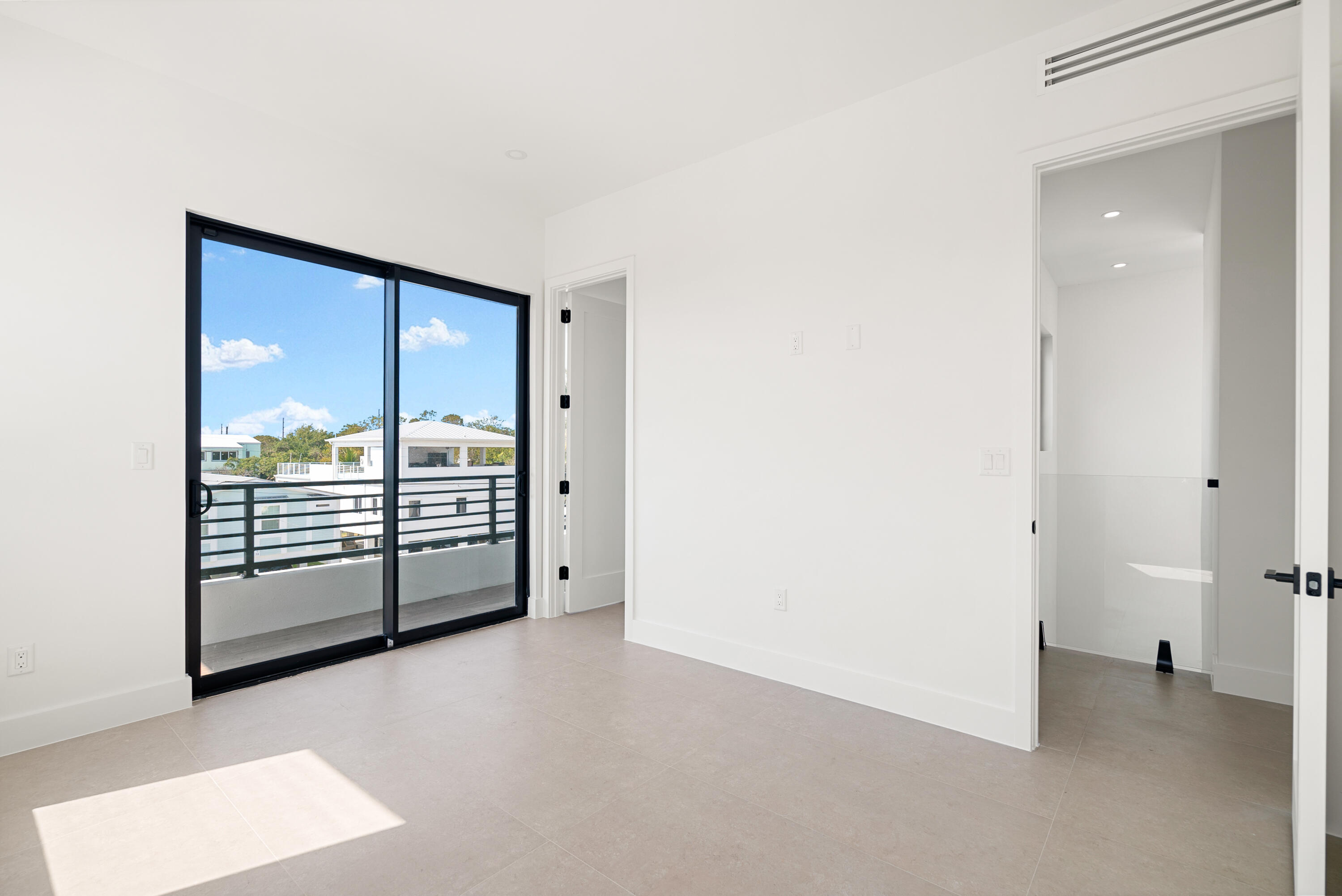 27 Ocean Drive Property Photo 18