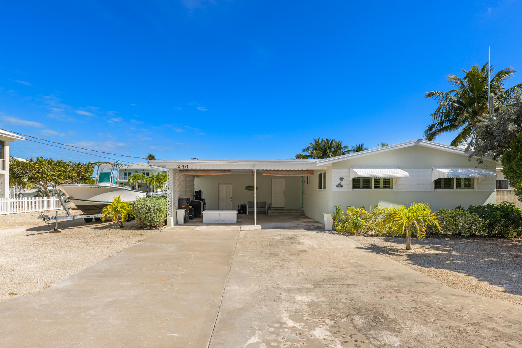240 S Coconut Palm Boulevard Property Photo 3
