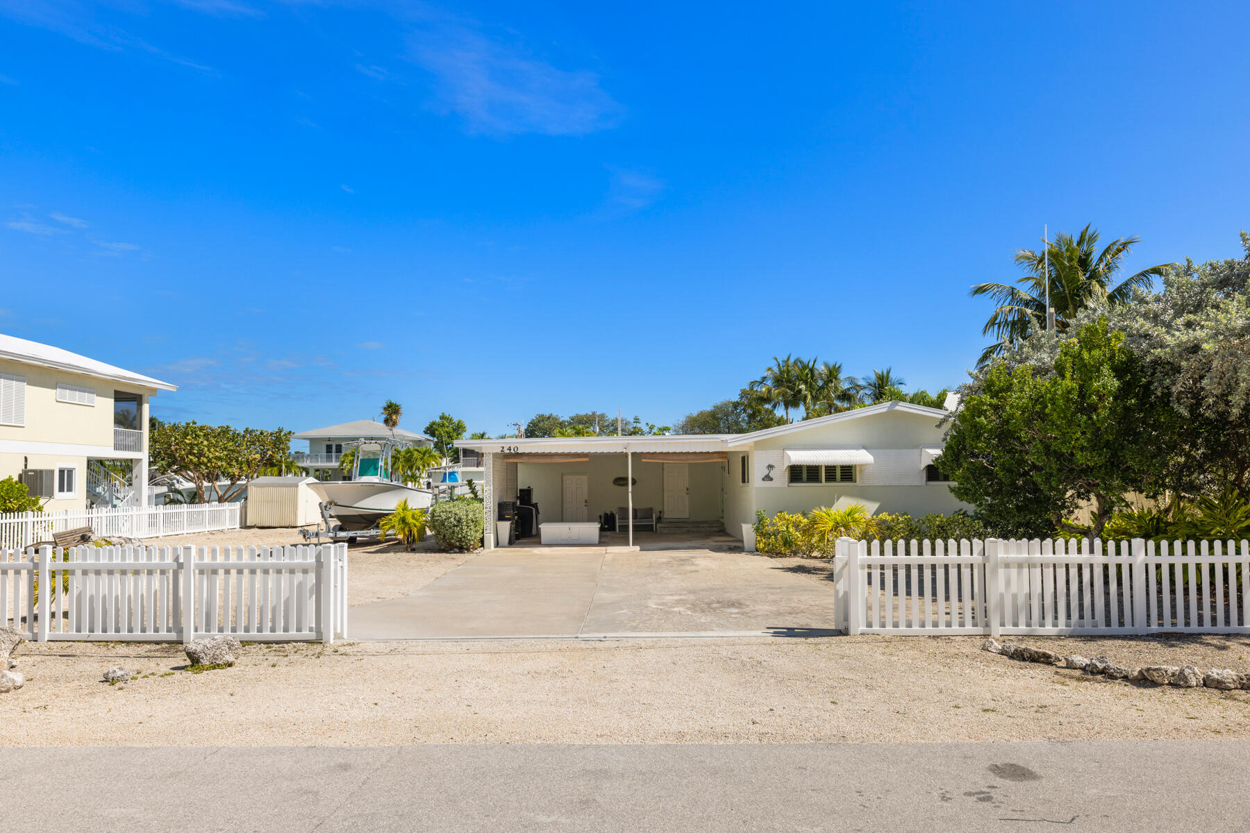 240 S Coconut Palm Boulevard Property Photo 5