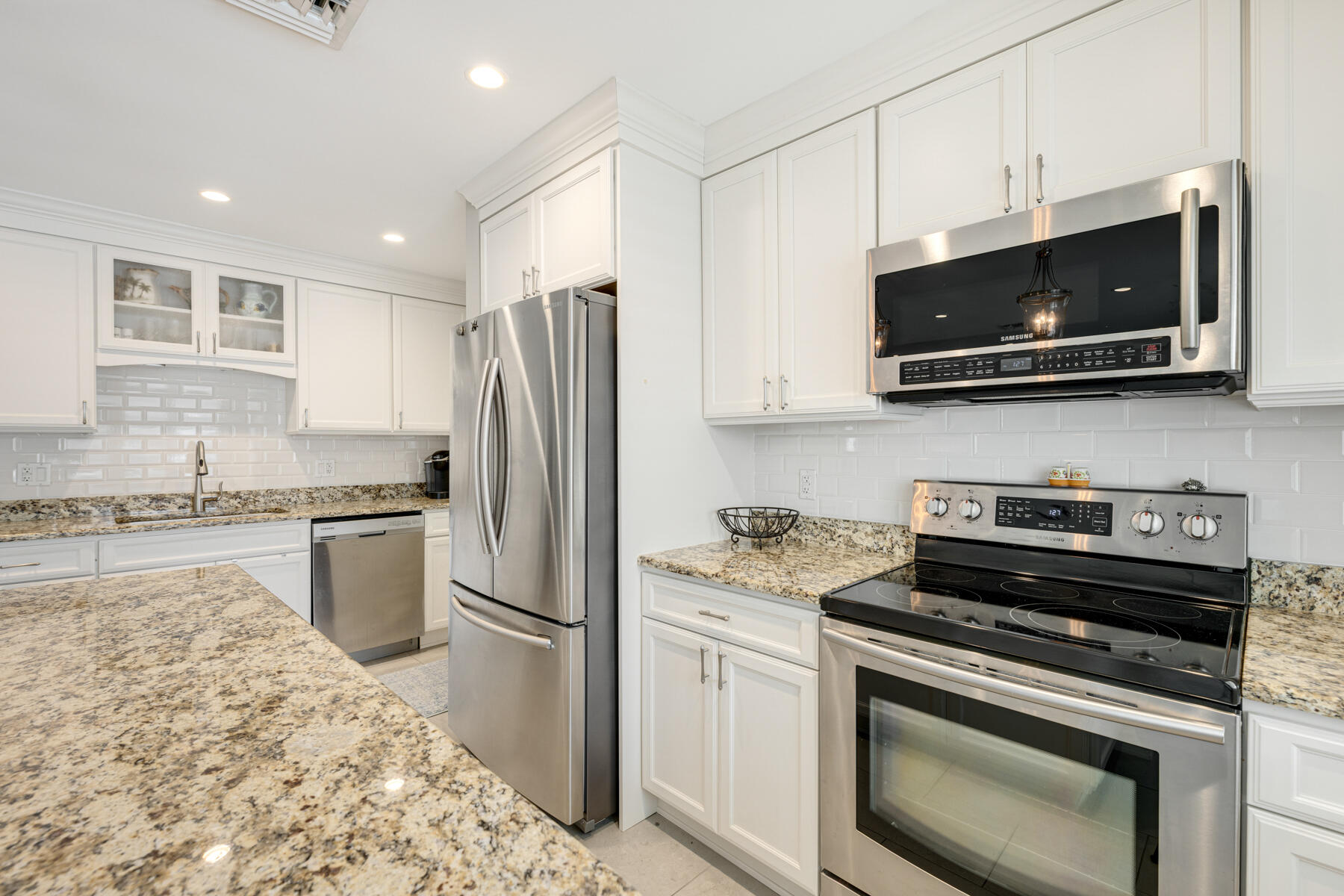 240 S Coconut Palm Boulevard Property Photo 13