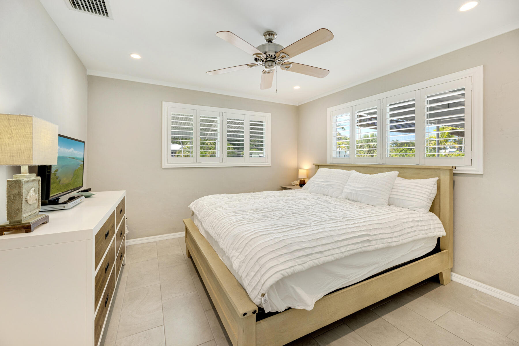 240 S Coconut Palm Boulevard Property Photo 18