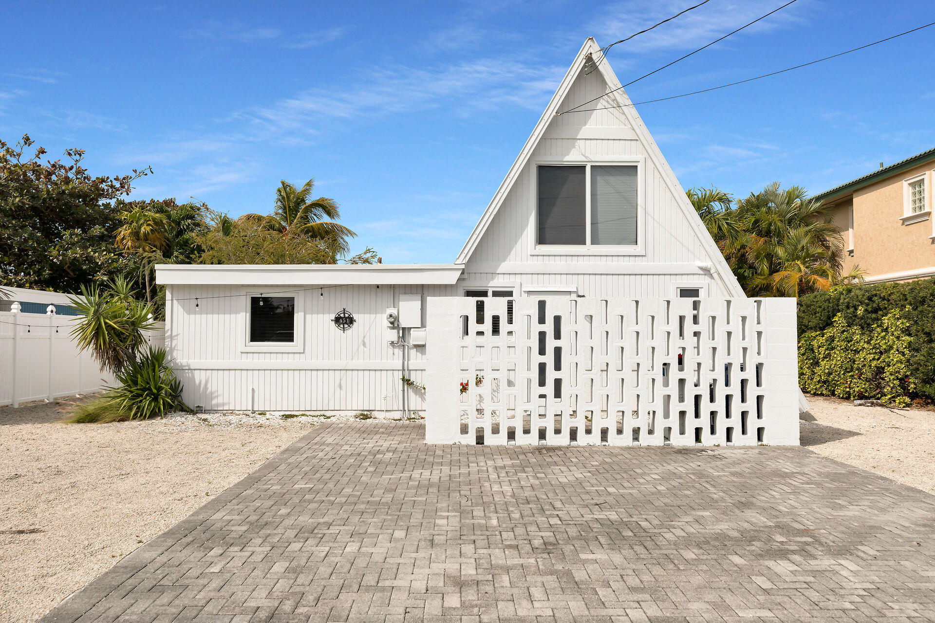 451 4th Street Property Photo 3