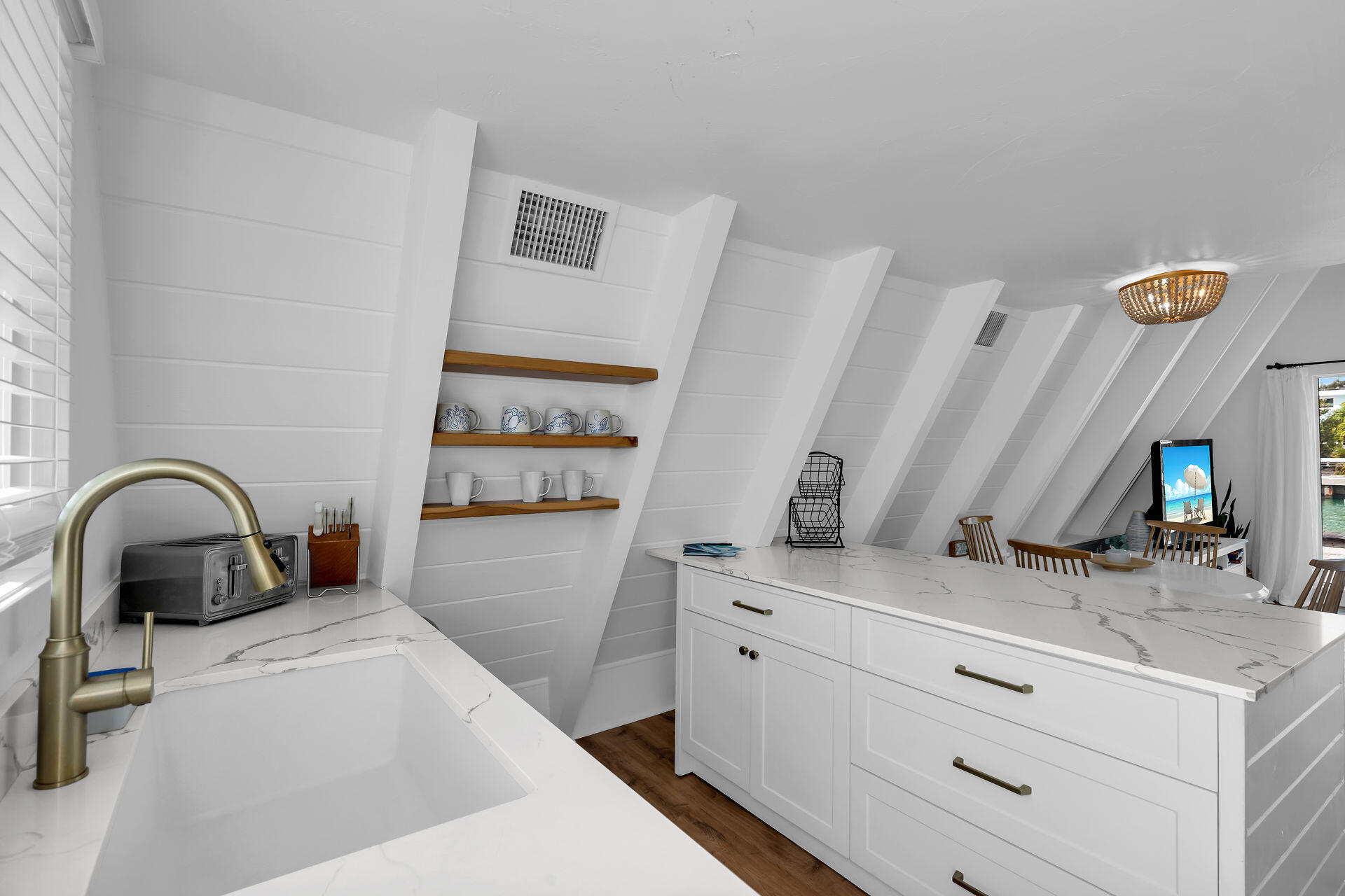 451 4th Street Property Photo 5