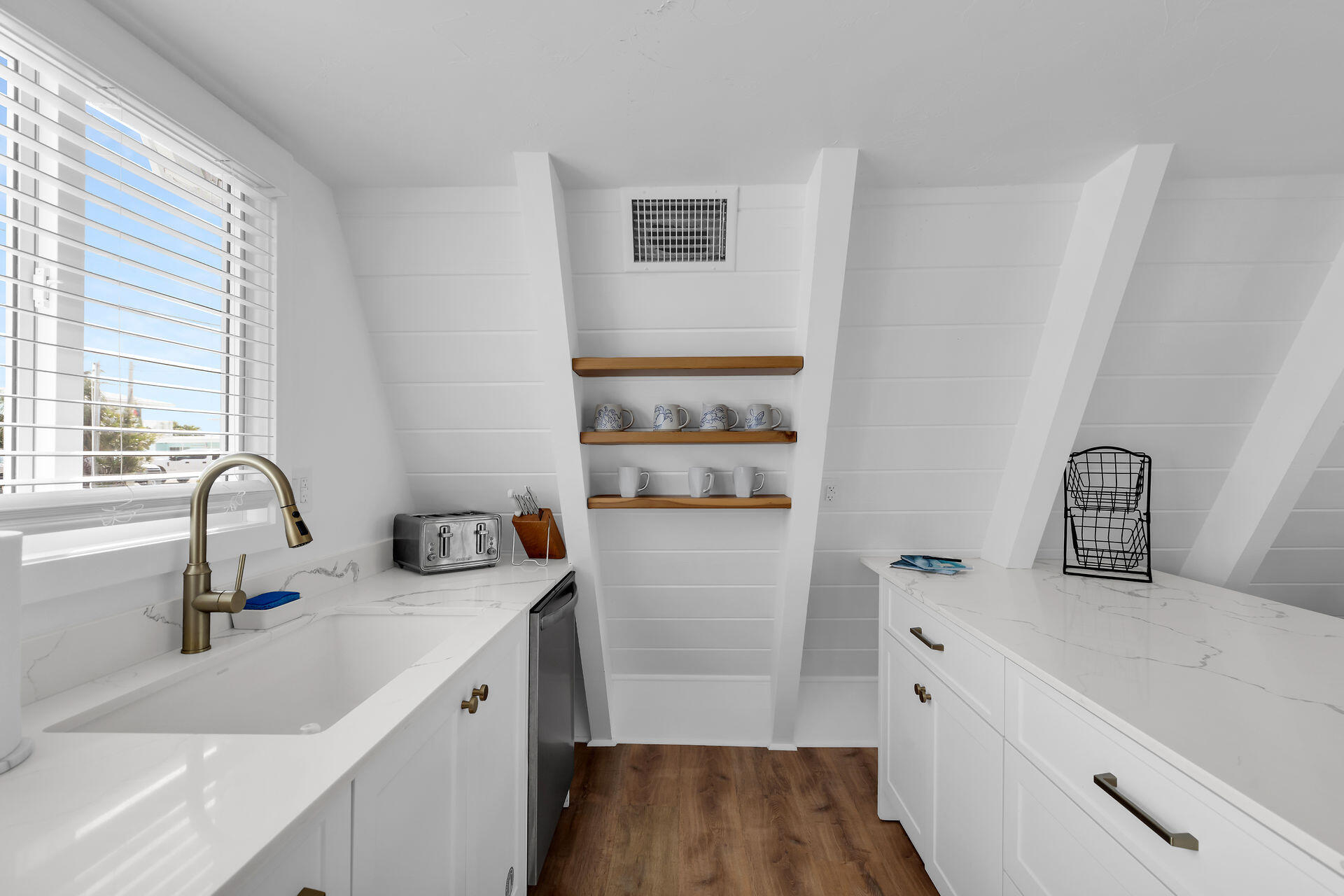 451 4th Street Property Photo 6