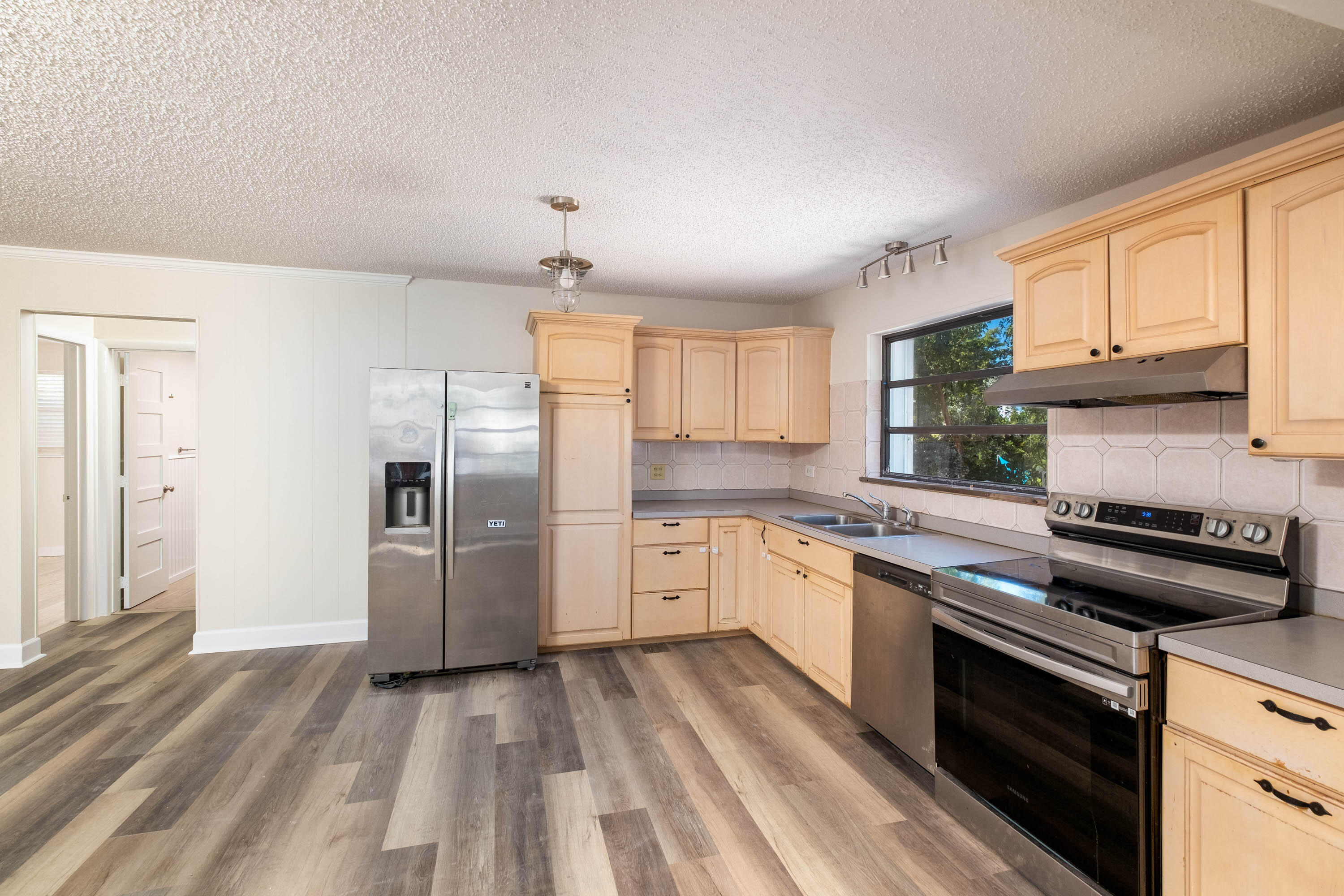 183 Pearl Avenue Property Photo 7