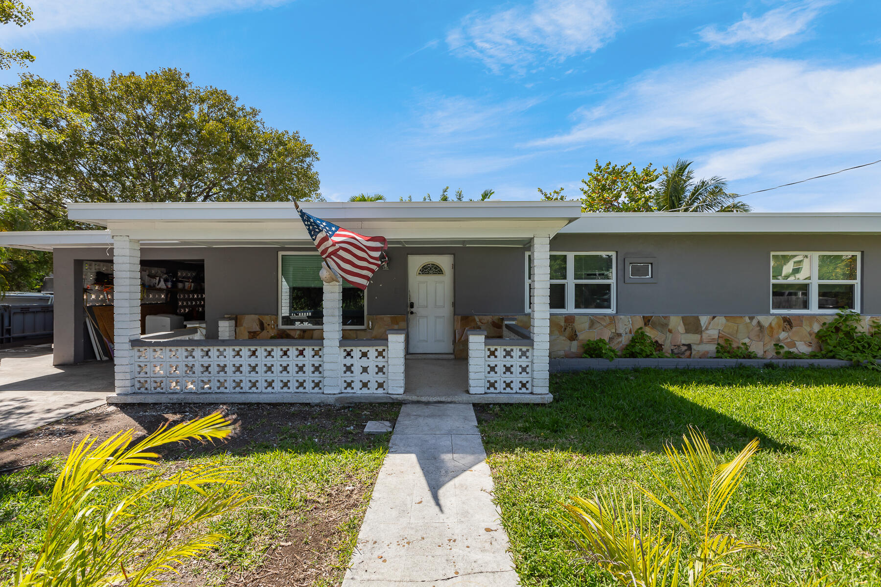 201 4th Street Property Photo 3