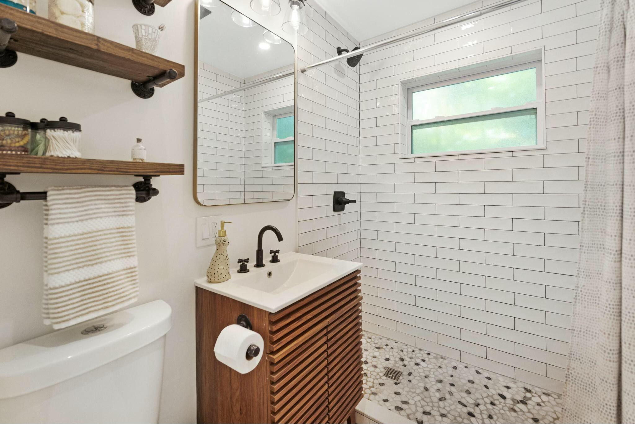 1408 Johnson Street, A & B Property Photo 13