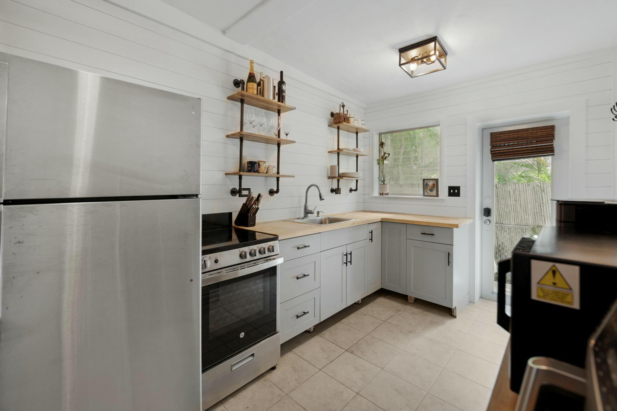 1408 Johnson Street, A & B Property Photo 33
