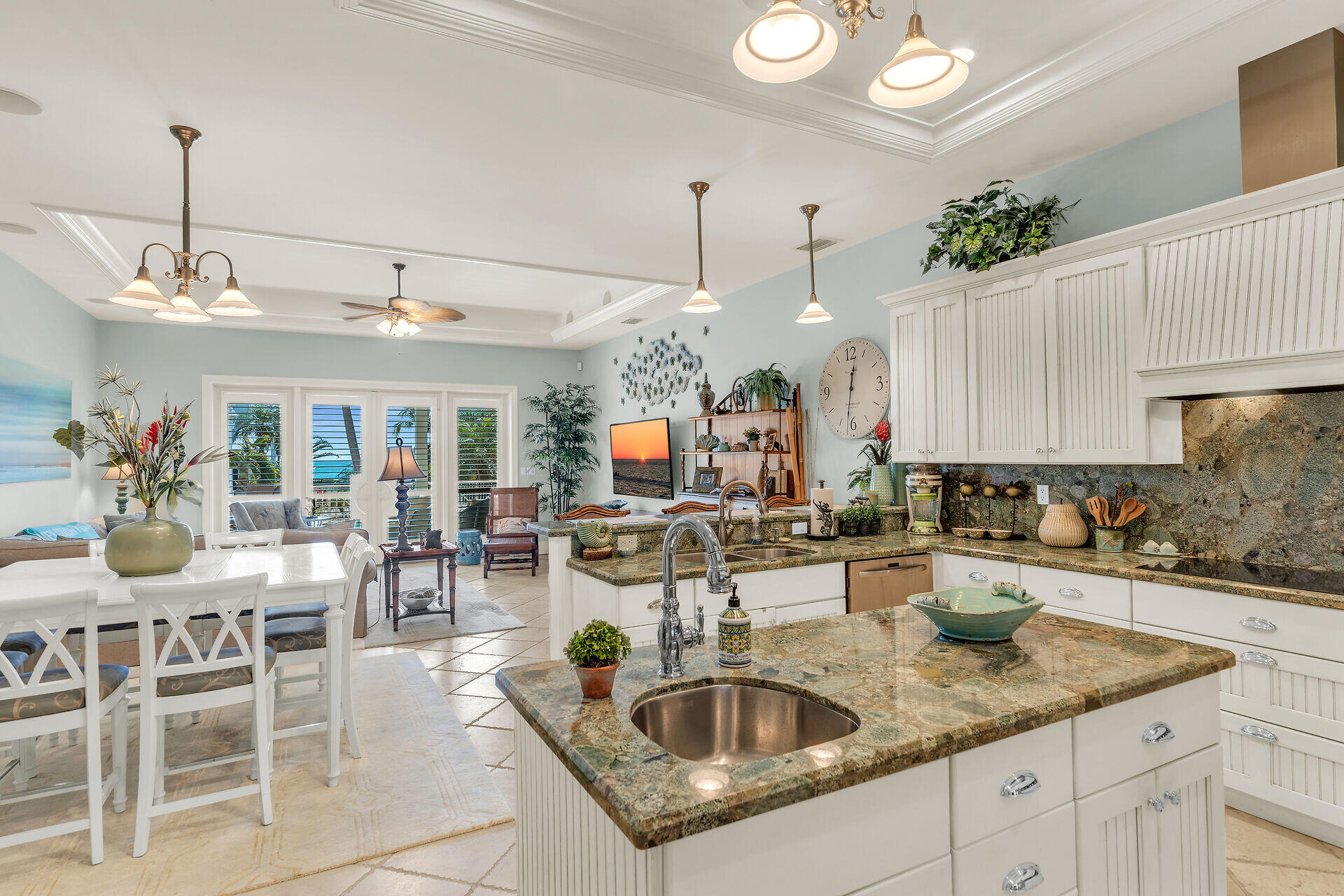821 W Ocean Drive, 3 Property Photo 17