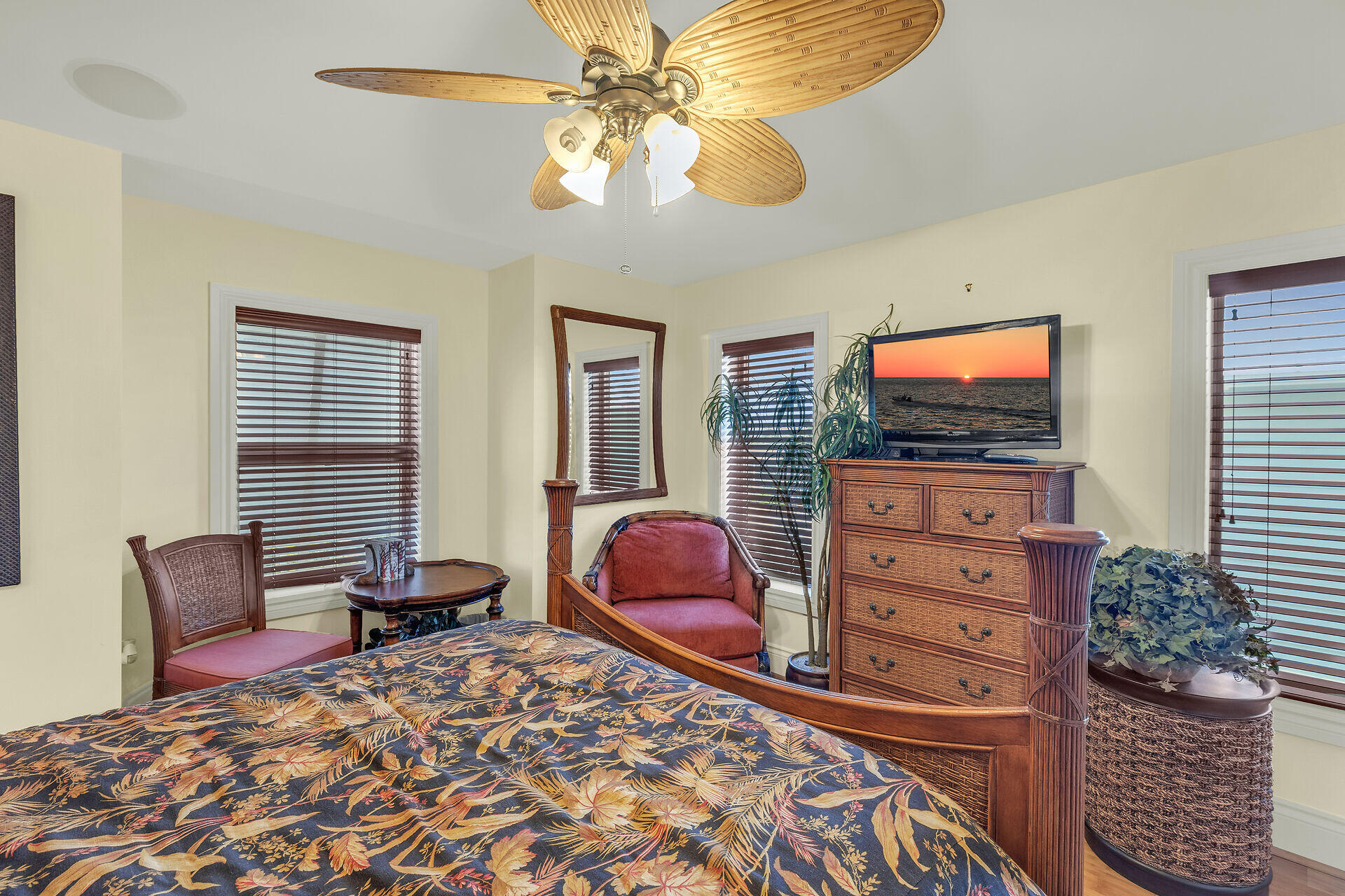 821 W Ocean Drive, 3 Property Photo 42