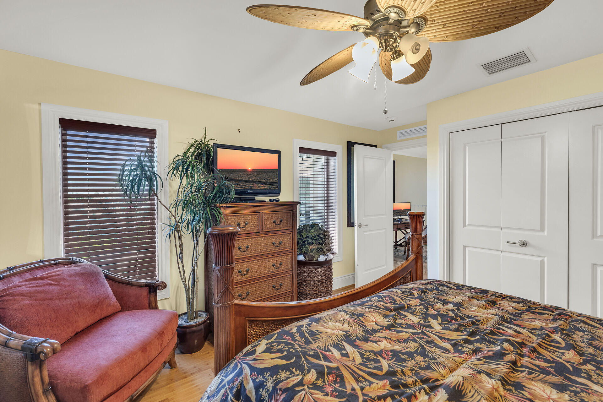 821 W Ocean Drive, 3 Property Photo 43
