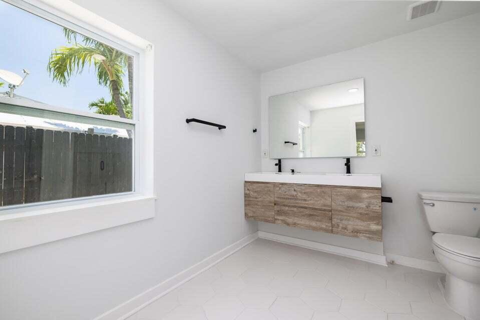 1708 Duncan Street Property Photo 29