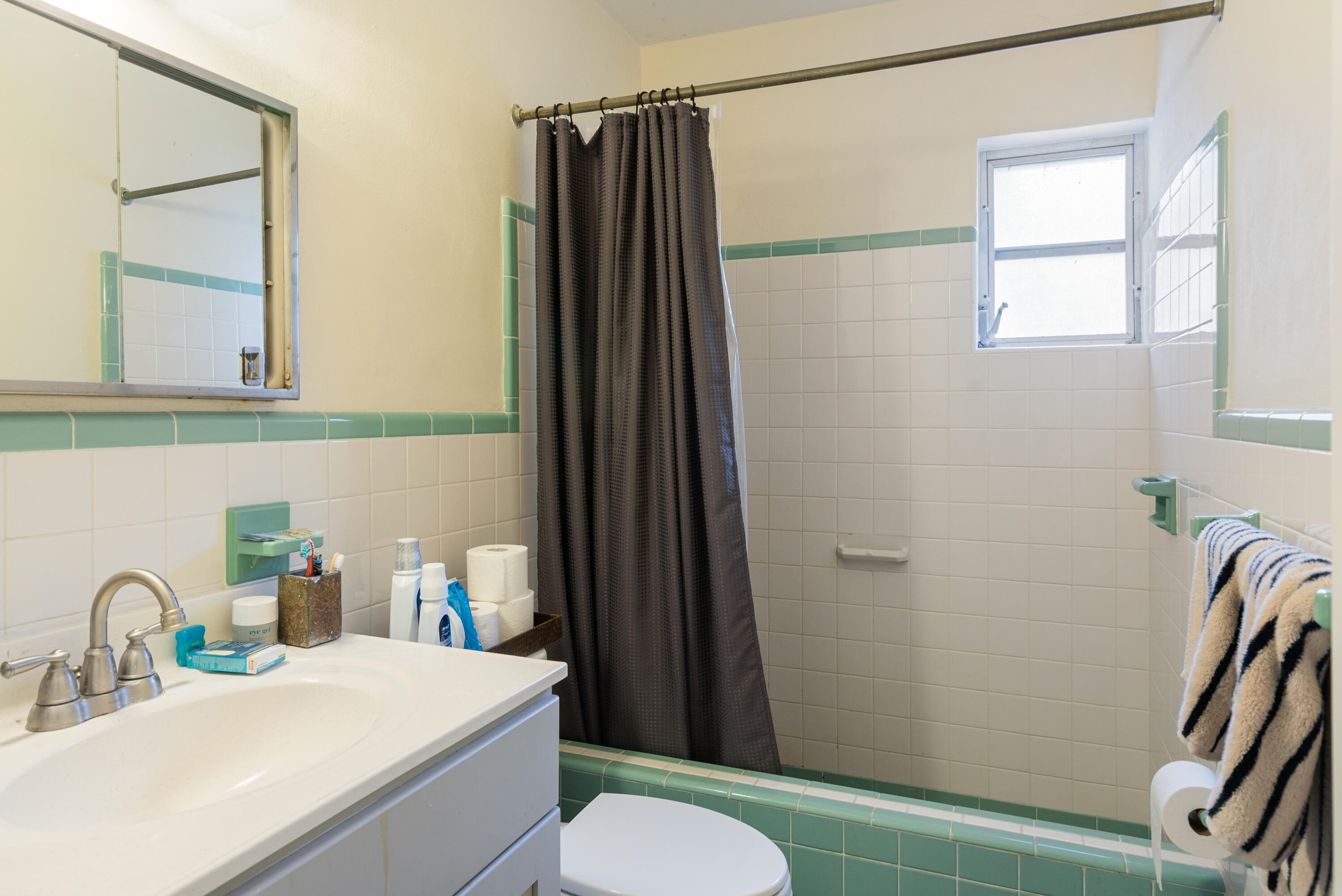 228-230 Apache Street Property Photo 35