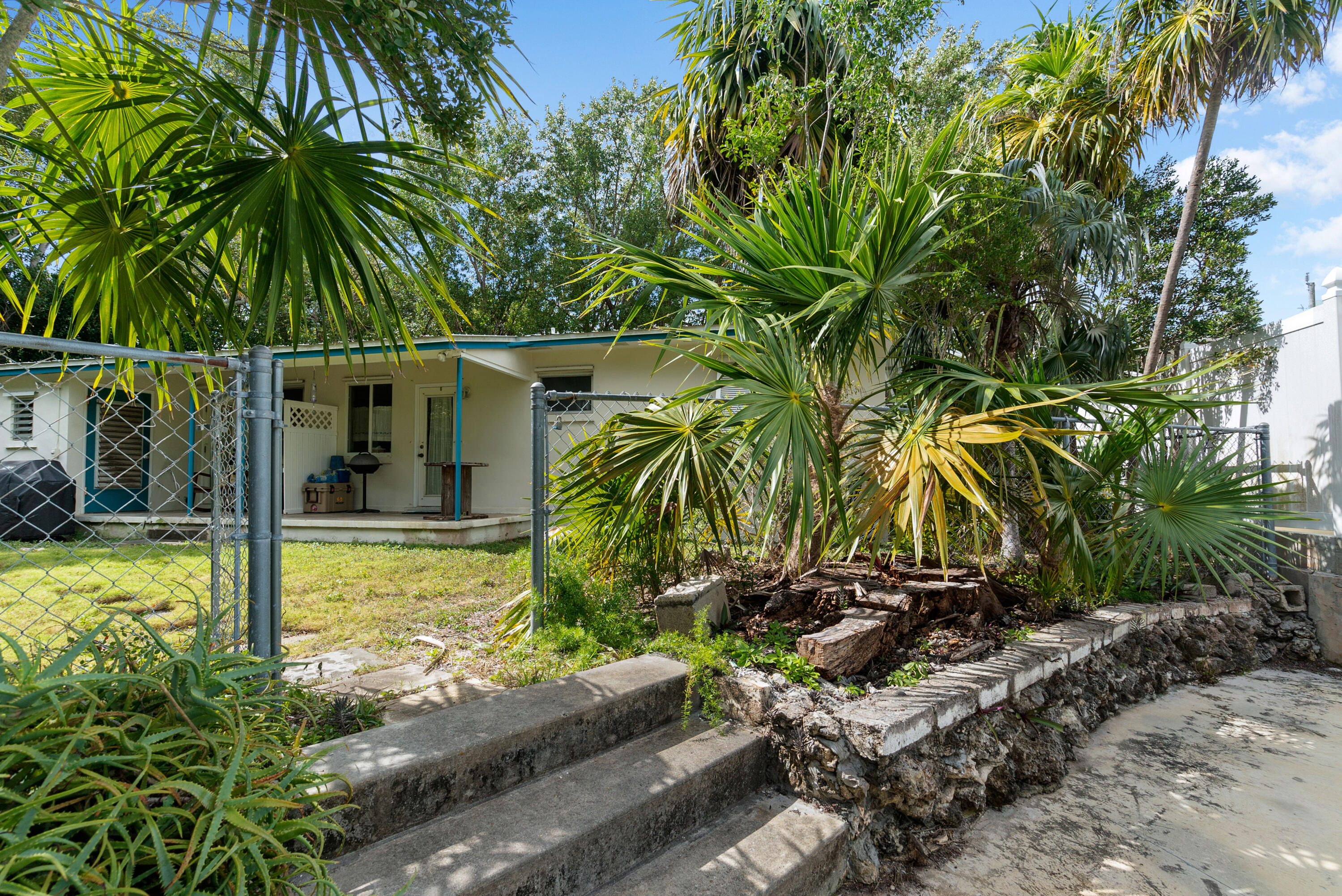 228-230 Apache Street Property Photo 38