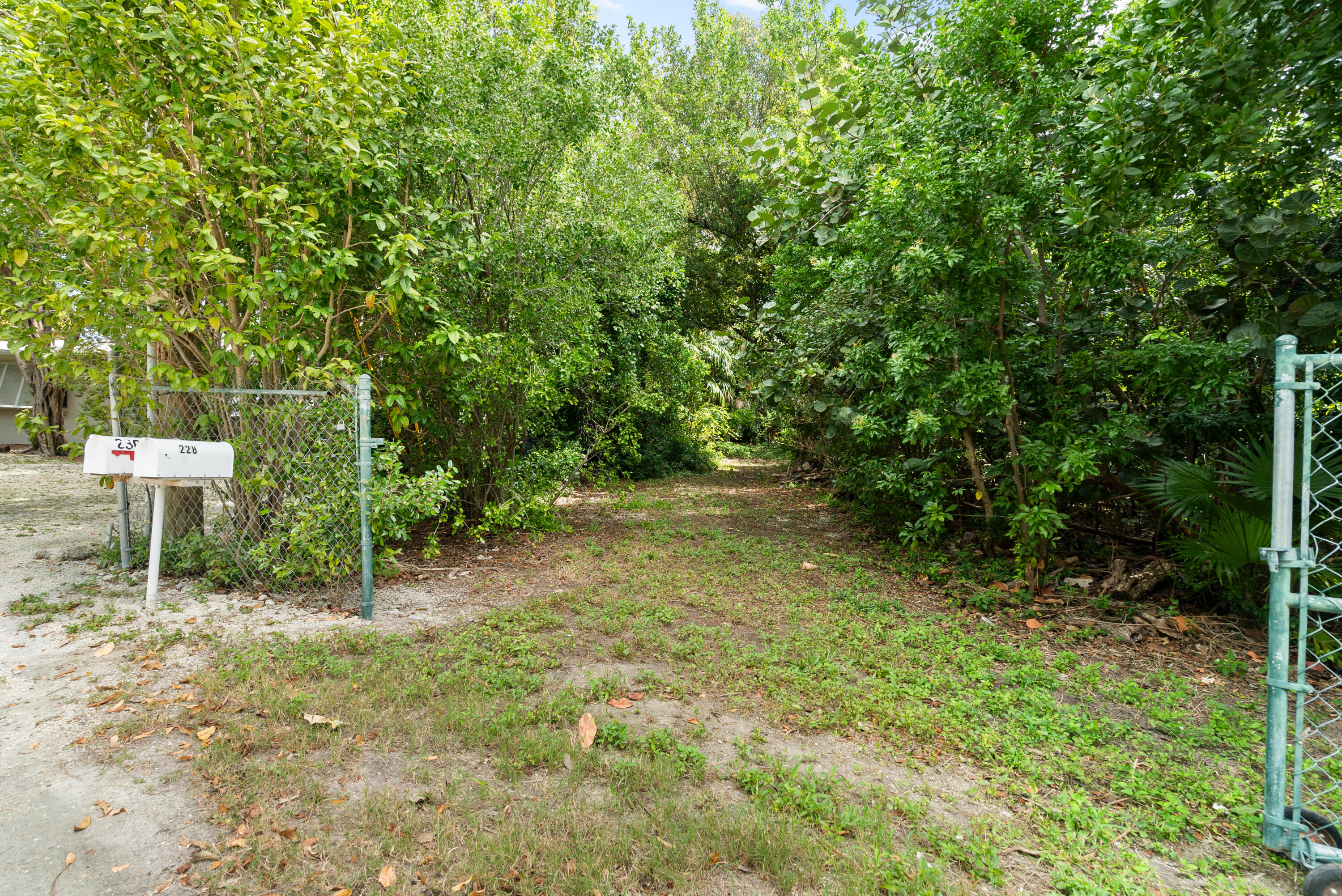 228-230 Apache Street Property Photo 43