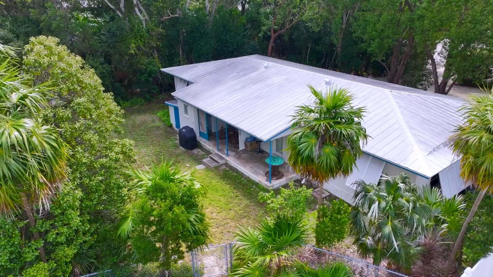 230 Apache Street Property Photo 2